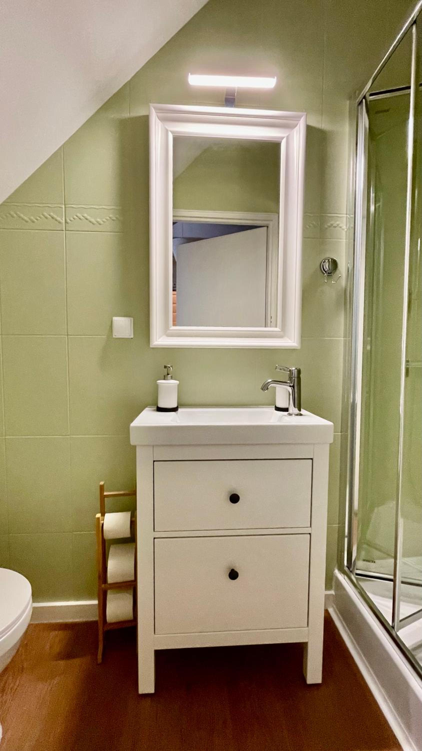 Standard Double or Twin Room - Photo 5