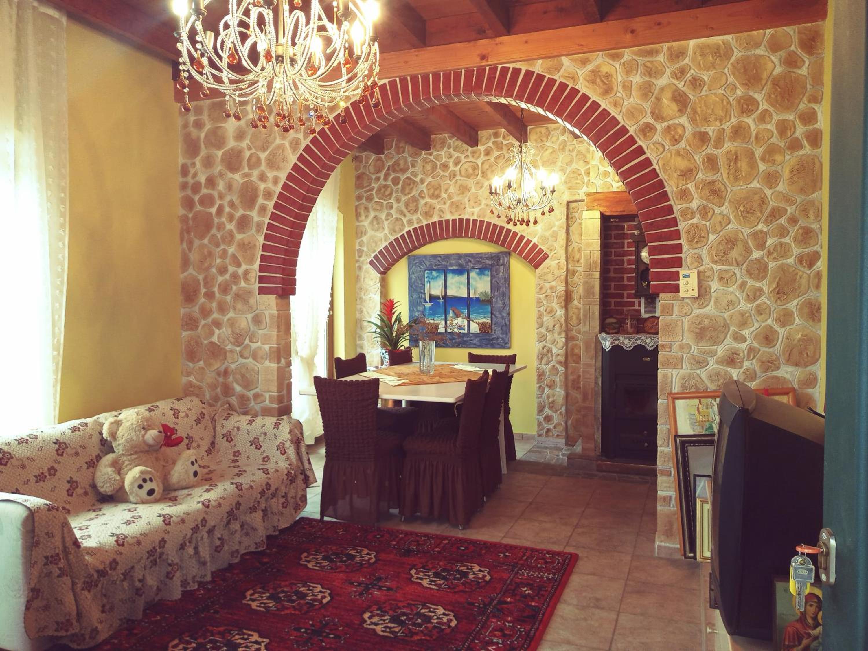 Four-Bedroom House - Photo 23