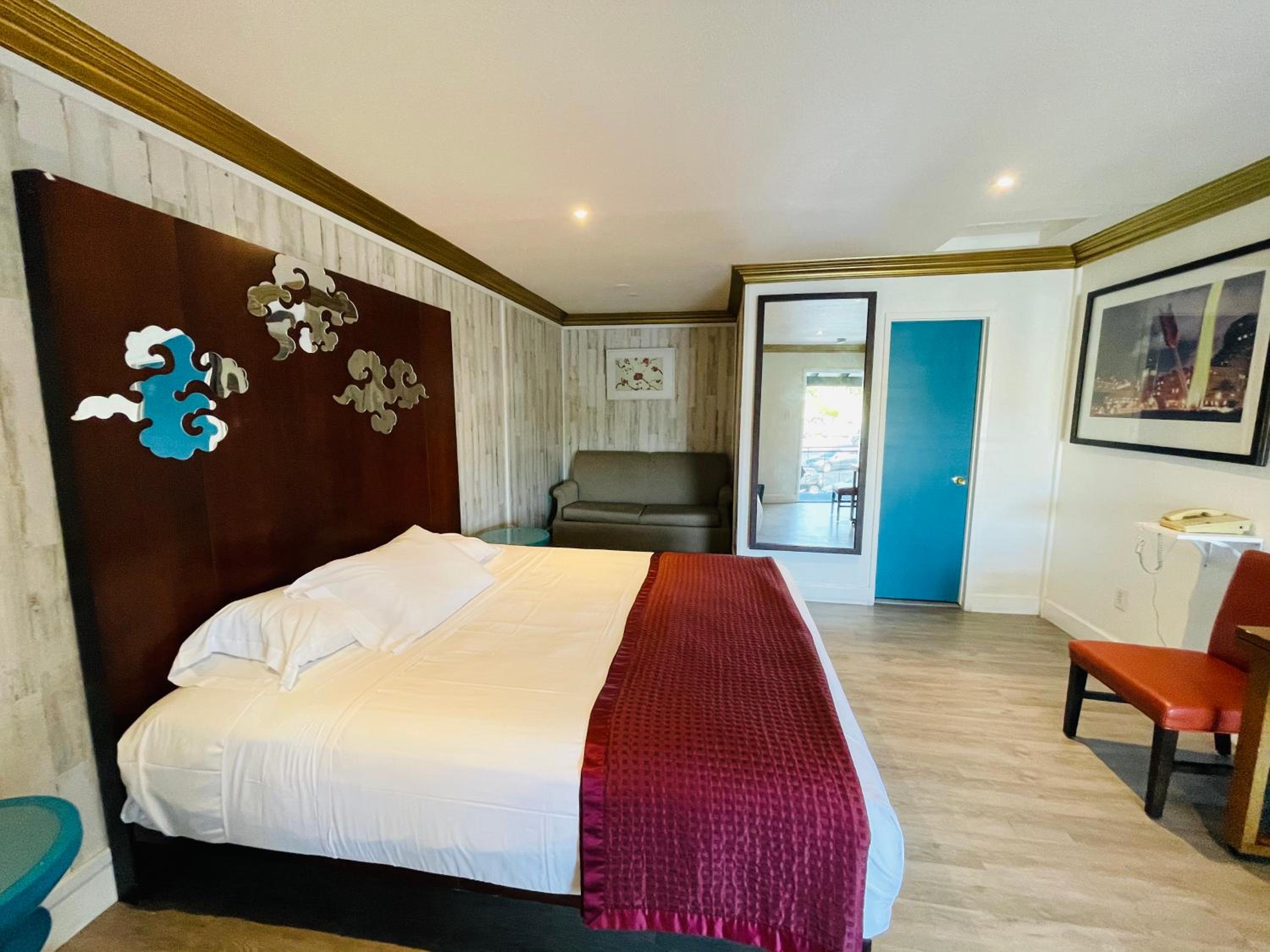 King Suite - Photo 4