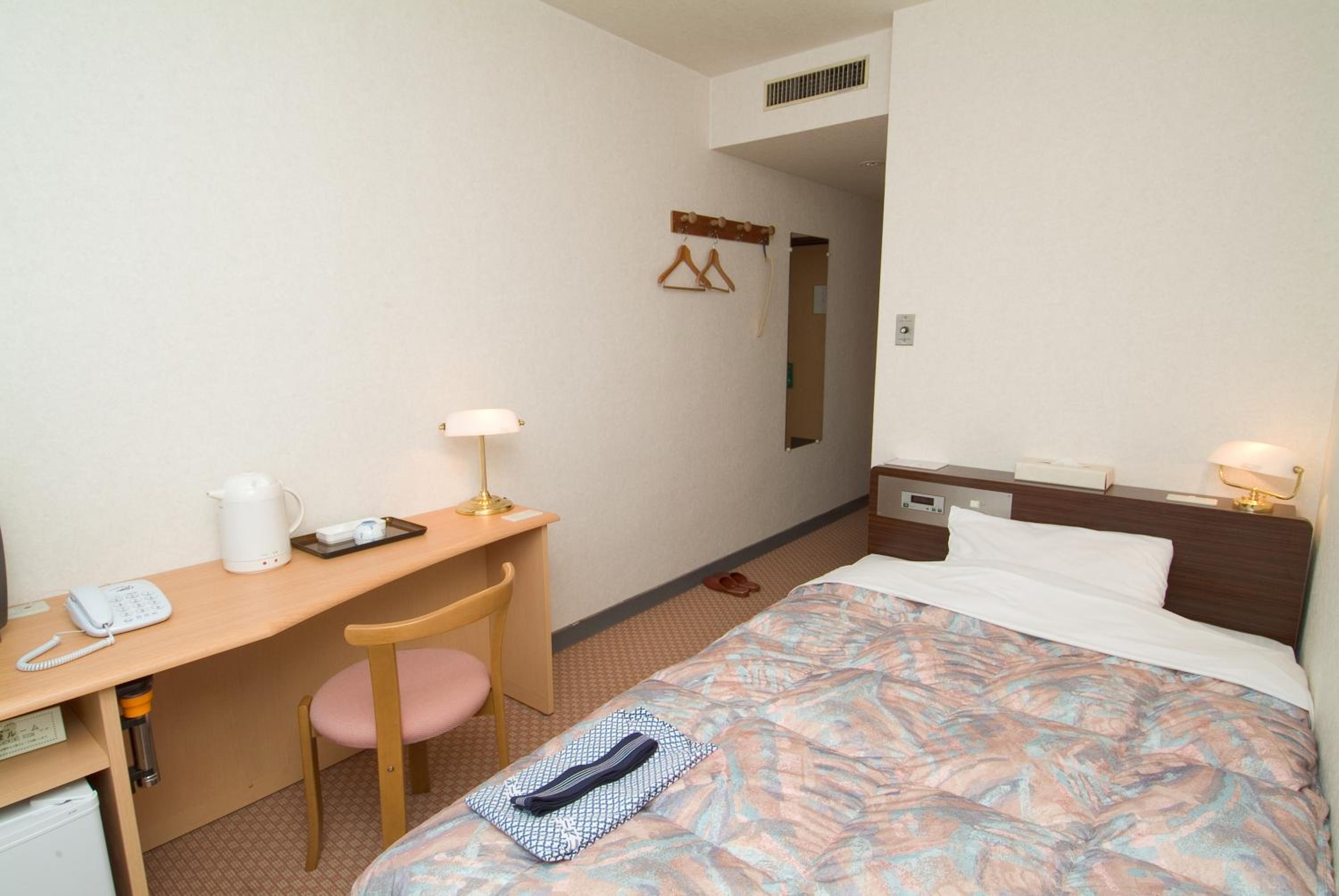 Double Room with Small Double Bed - Non-Smoking photo 3