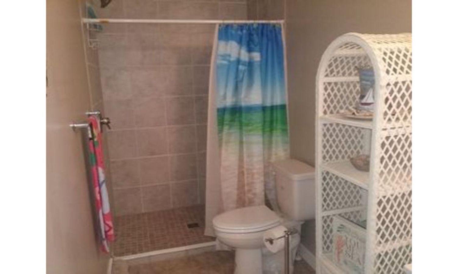 Deluxe Double Room (2 Adults + 1 Child) - Photo 15