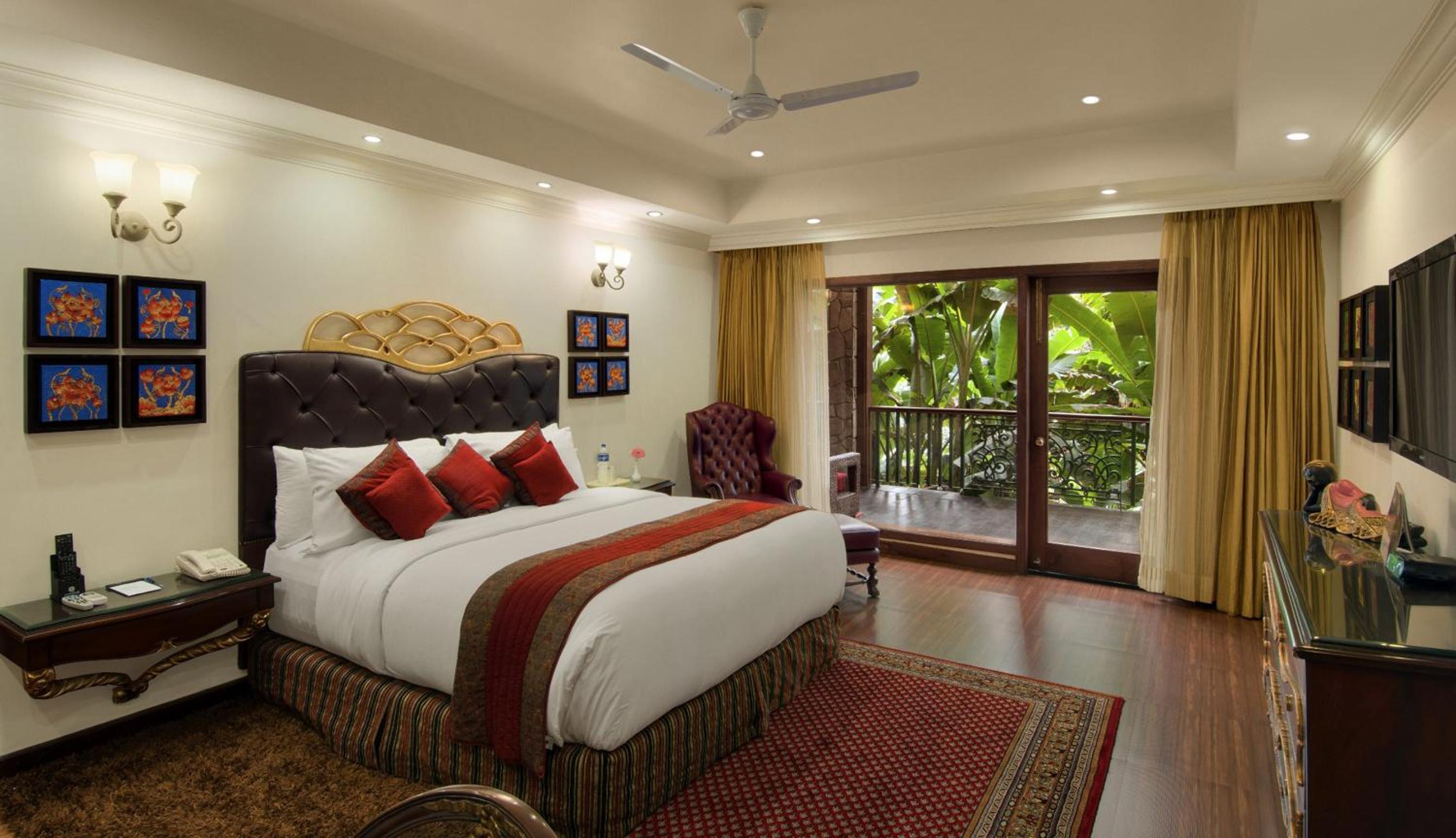 Grand Villa - 10% Discount on Foods & Soft Beverages* | 15% Discounts on Laundry Services* | INR 500 spa credit during your stay on selective Massage services. TnC Apply.* | Free Minibar - 2 cans of soft Beverages (Once on Arrival) - Photo 1