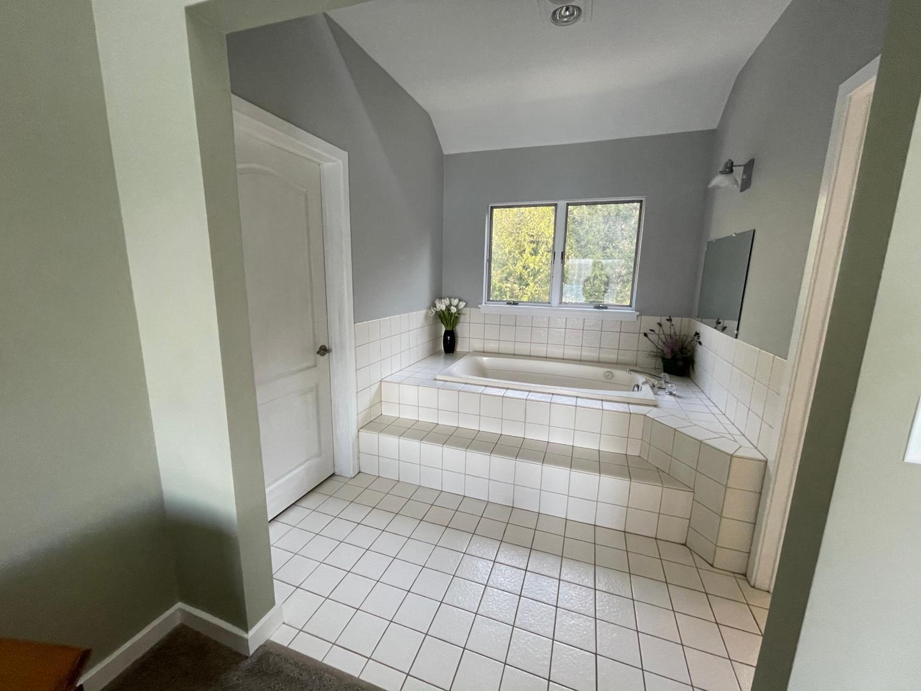 Four-Bedroom House photo 3