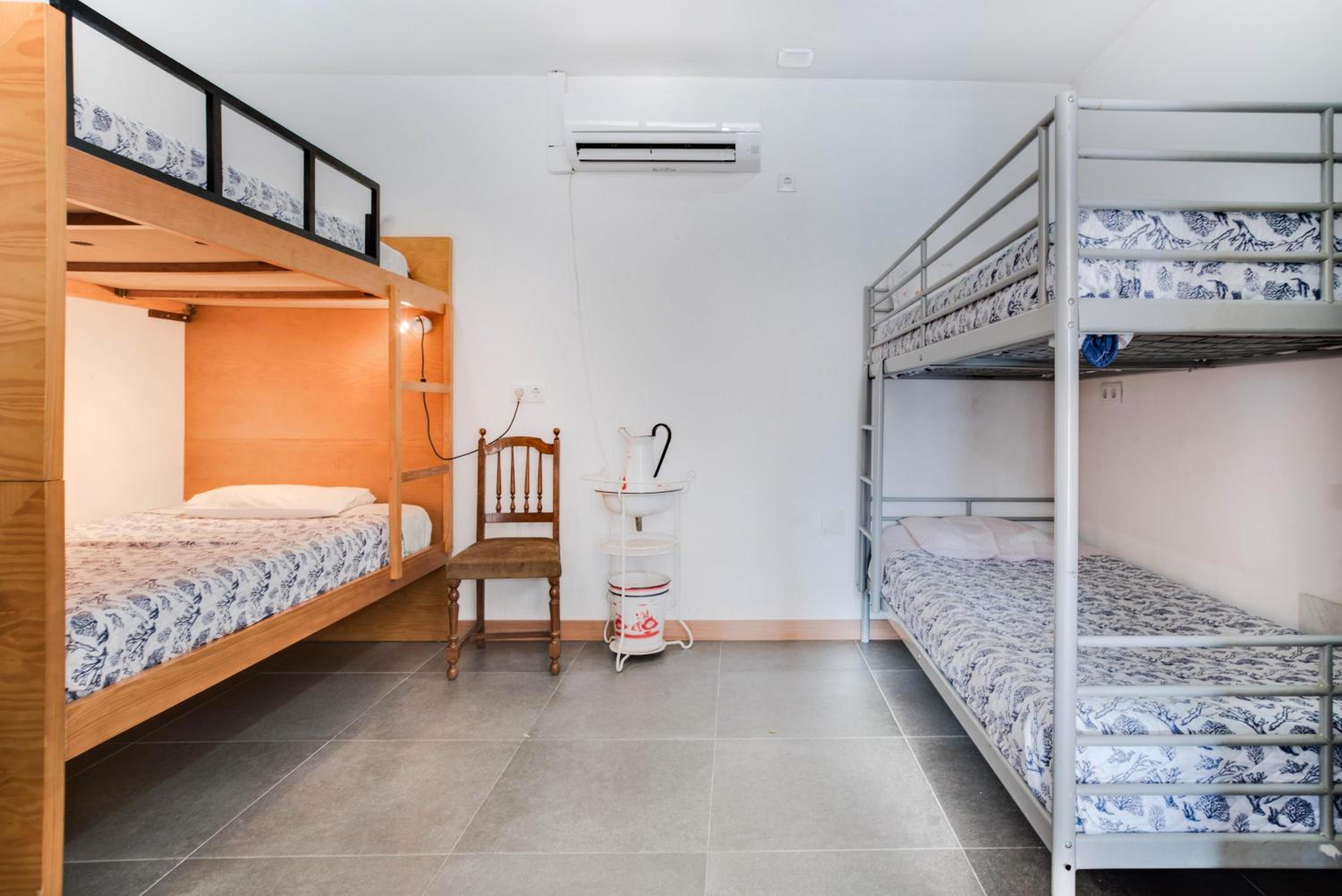 Economy Quadruple Room photo 1