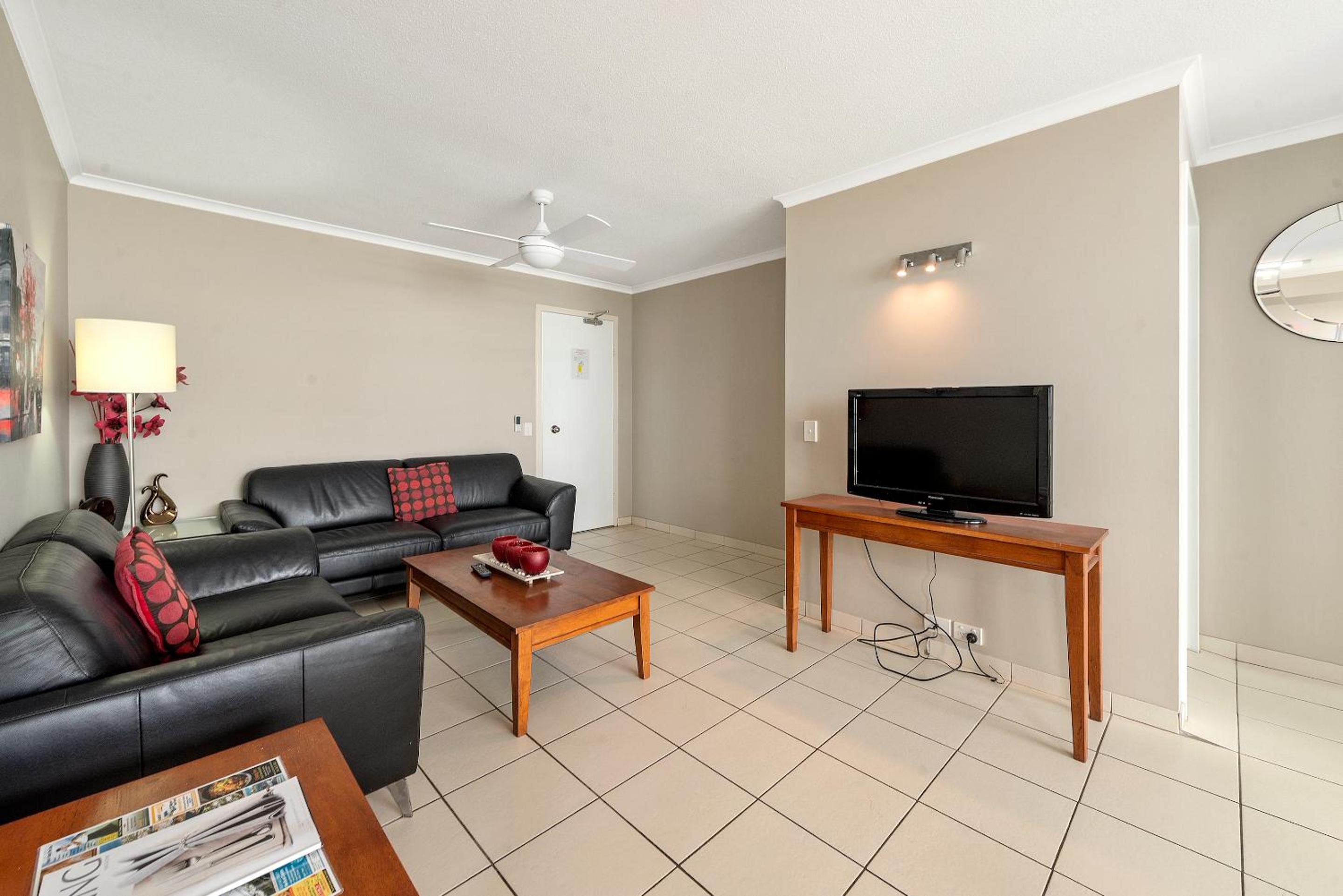 One-Bedroom Apartment No Air Con