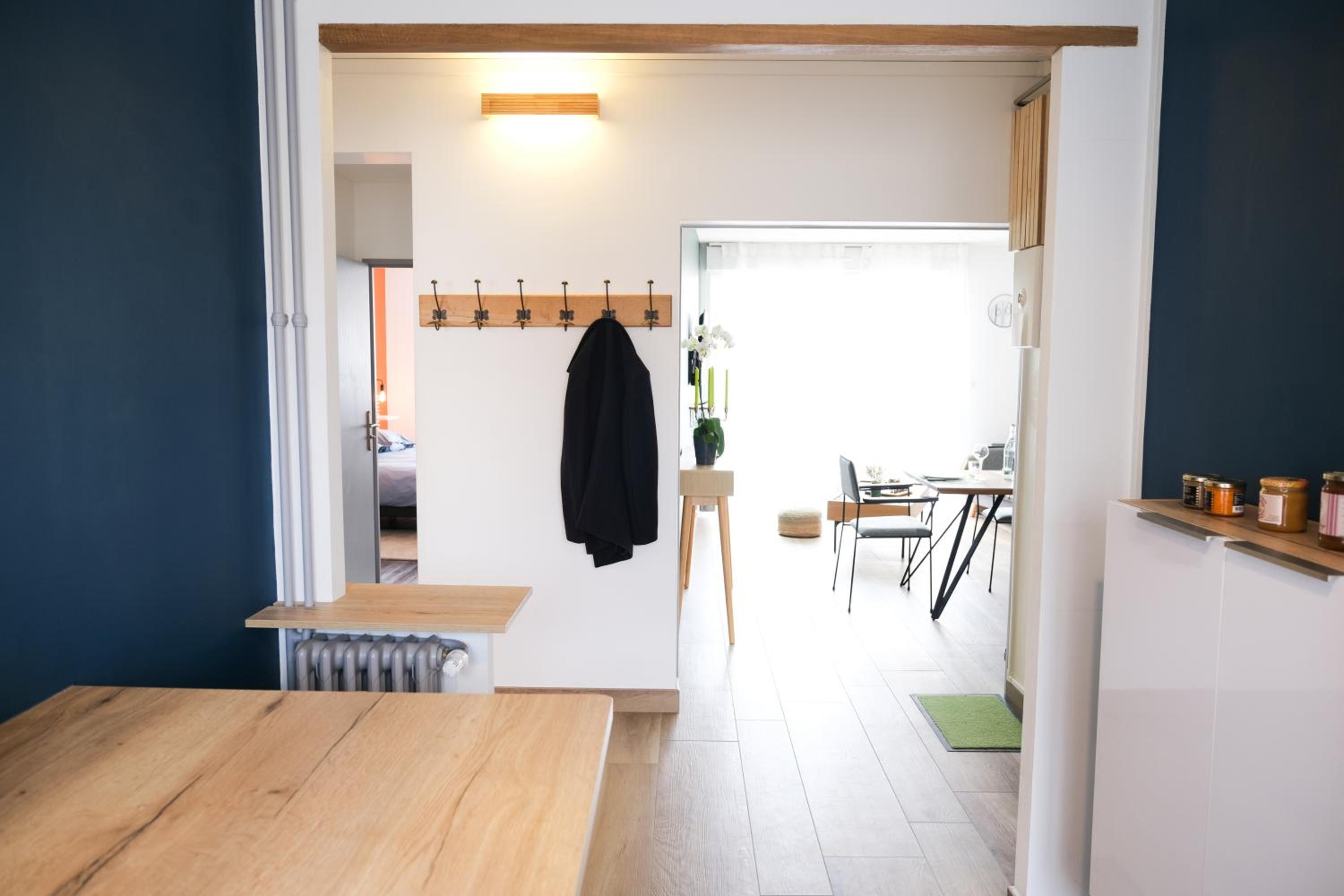 One-Bedroom Apartment - Photo 8