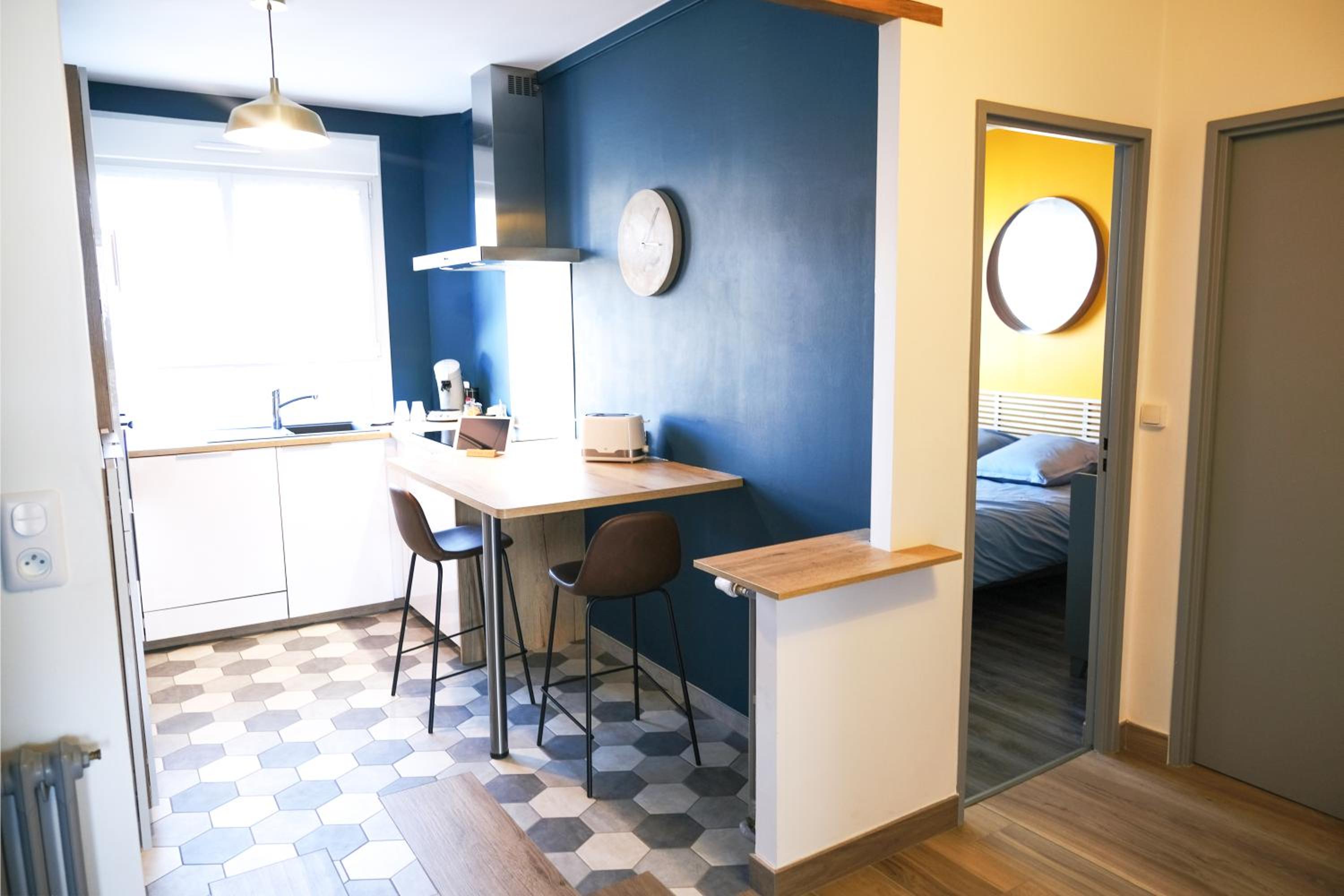 One-Bedroom Apartment - Photo 9