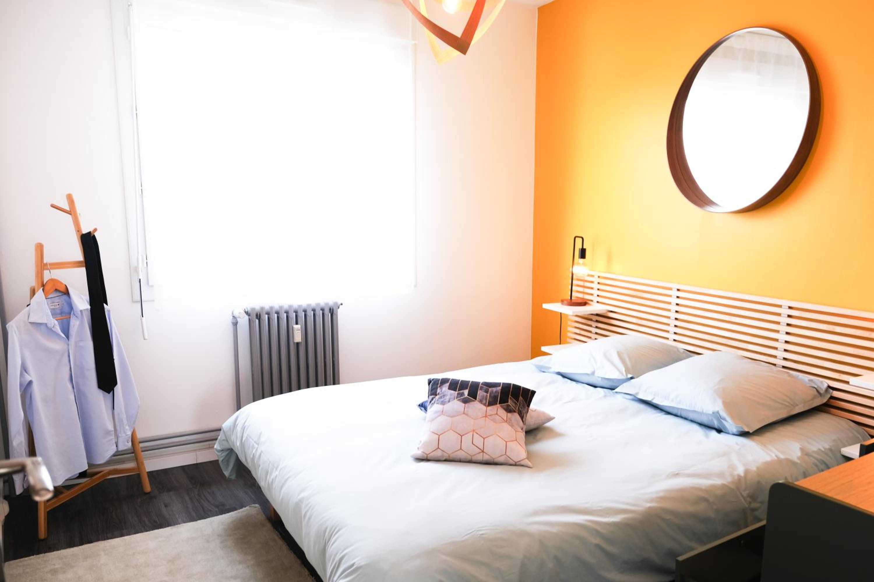 One-Bedroom Apartment - Photo 15