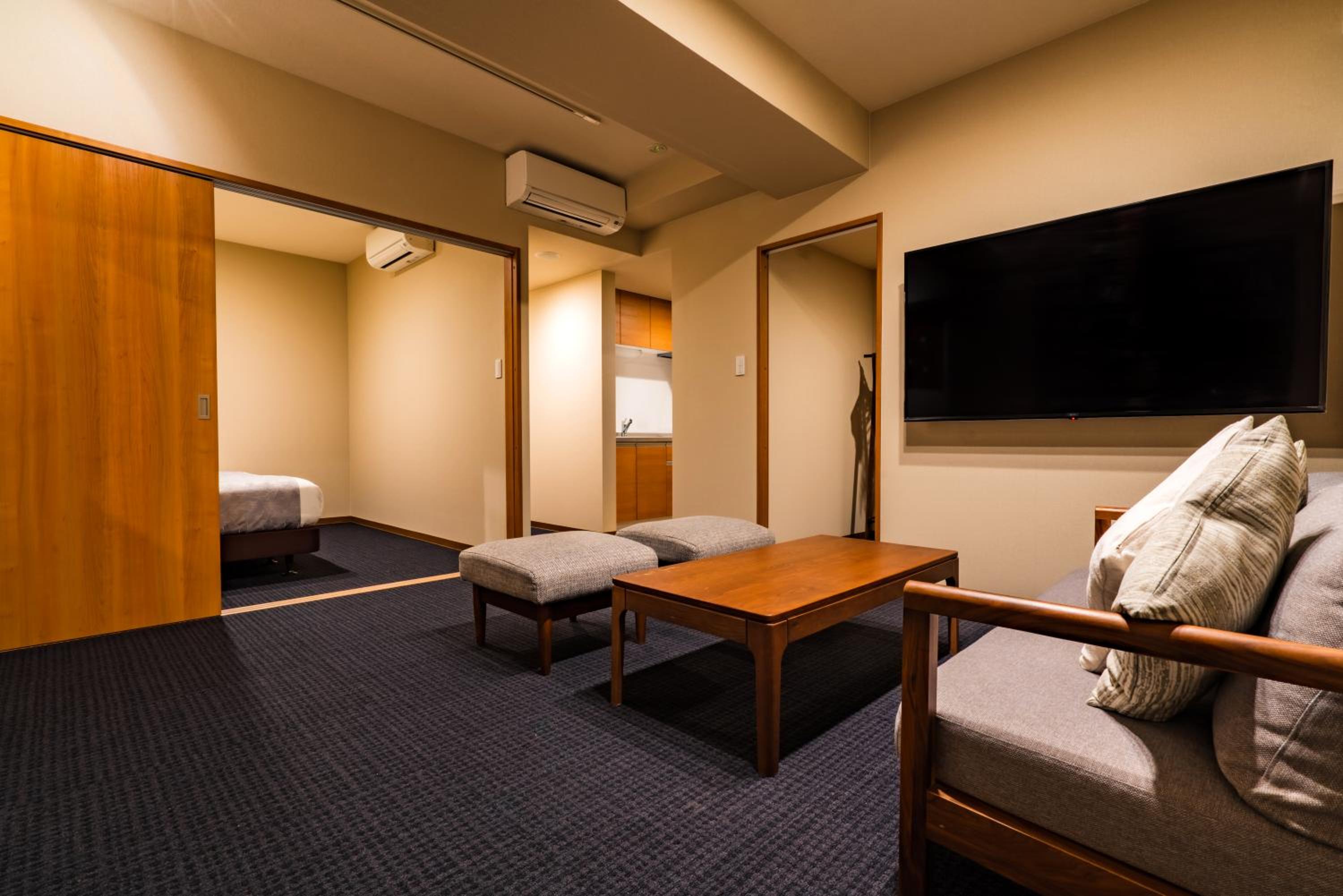 Deluxe Suite - Photo 15