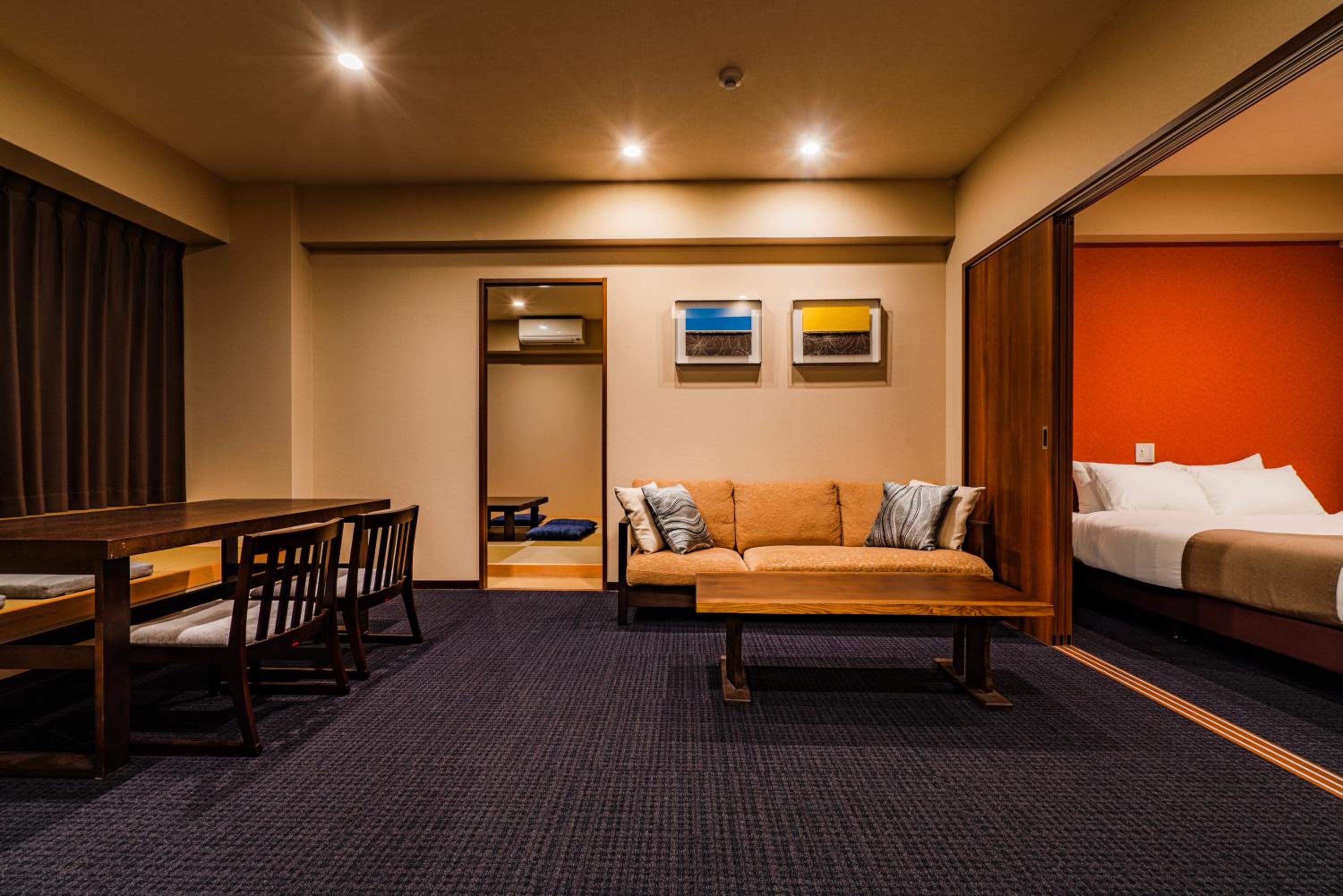 Queen Suite with Spa Bath - Photo 1