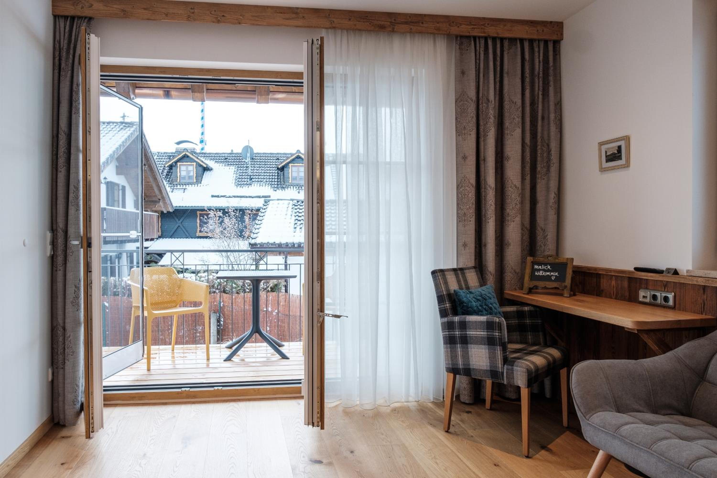 Deluxe Double Room - Photo 7