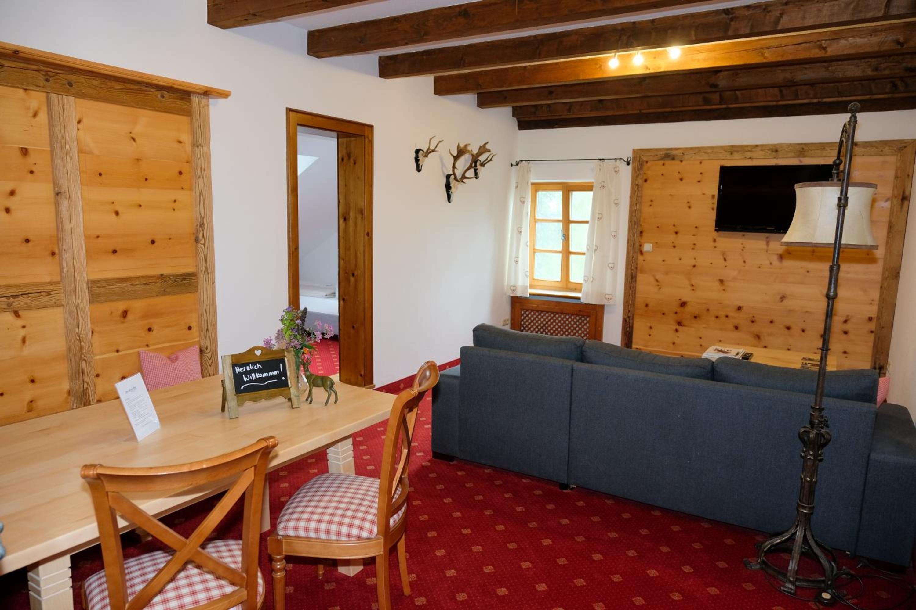 Suite - Photo 5