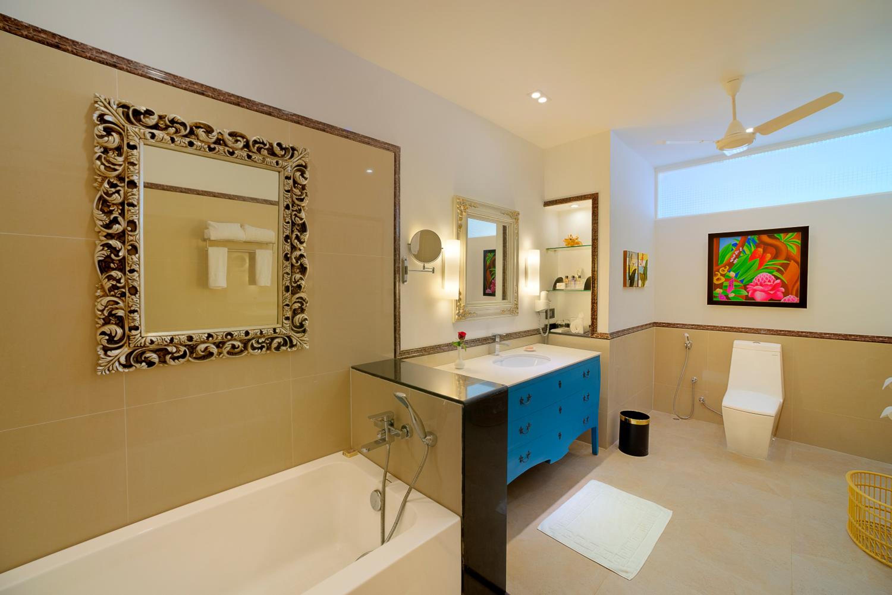 Premium Room King - 10% Discount on Foods & Soft Beverages* | 15% Discounts on Laundry Services* | INR 500 spa credit during your stay on selective Massage services. TnC Apply.* | Free Mini-bar - 2 cans of soft Beverages (Once on Arrival) photo 3