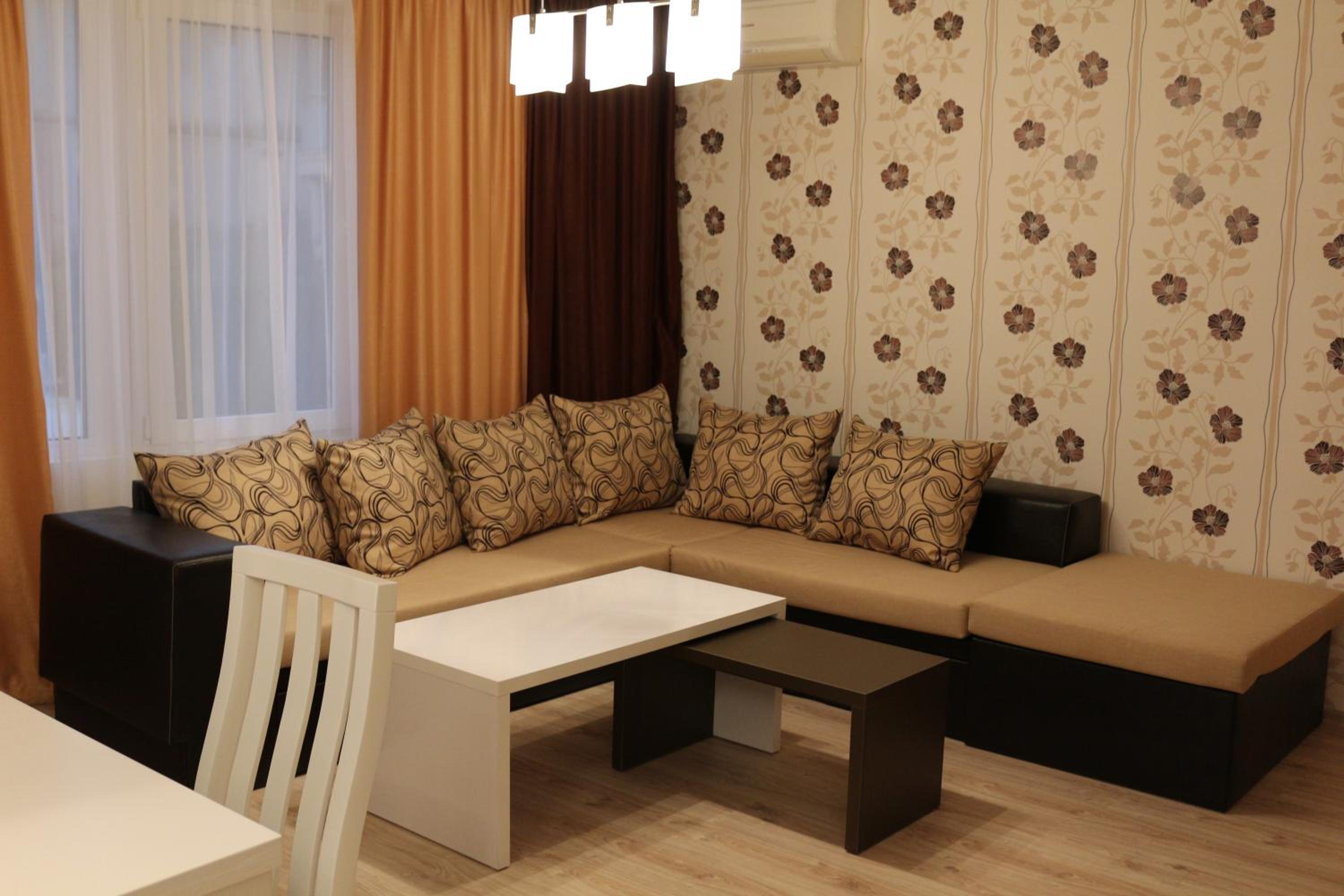 One-Bedroom Apartment photo 3