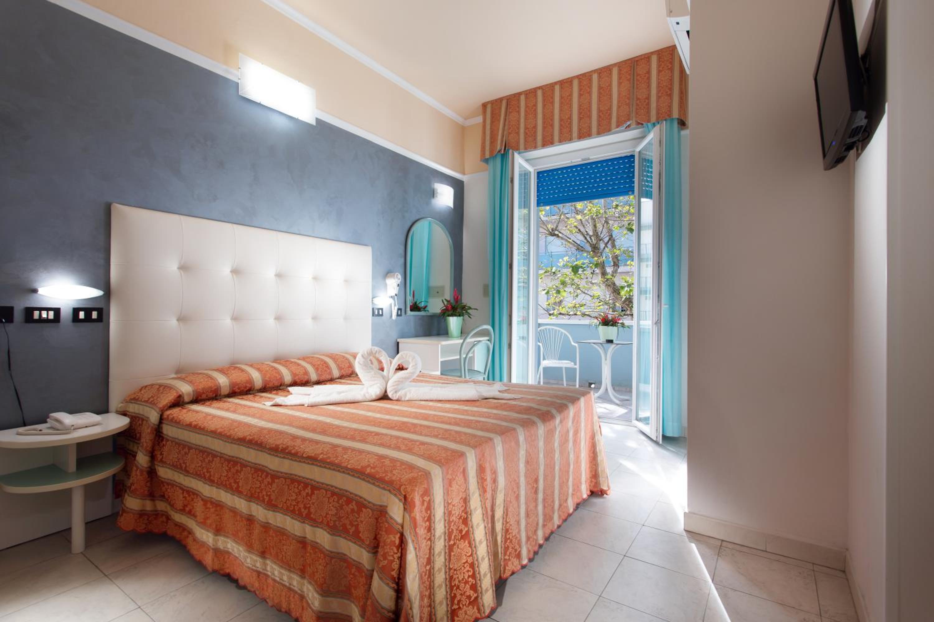 Double Room with Balcony photo 2