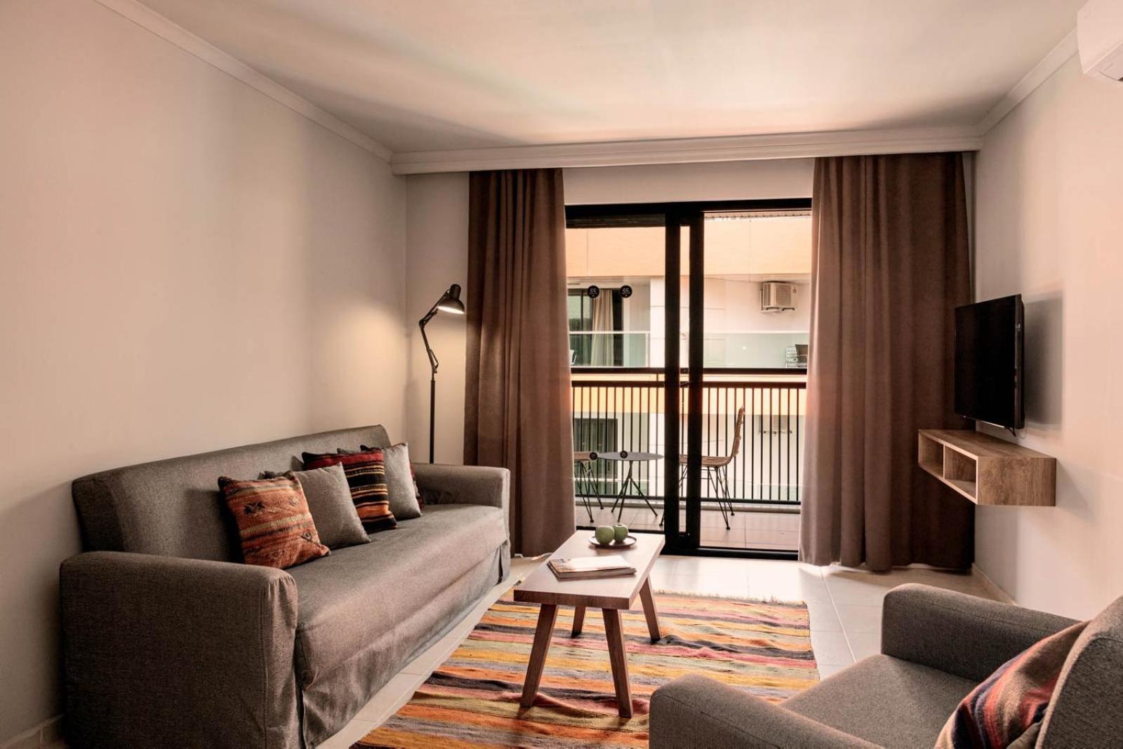 Suite - Photo 3