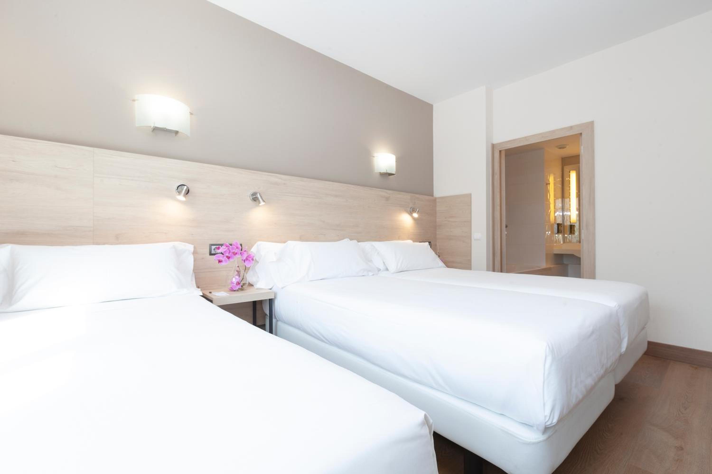 Triple Room - Photo 1
