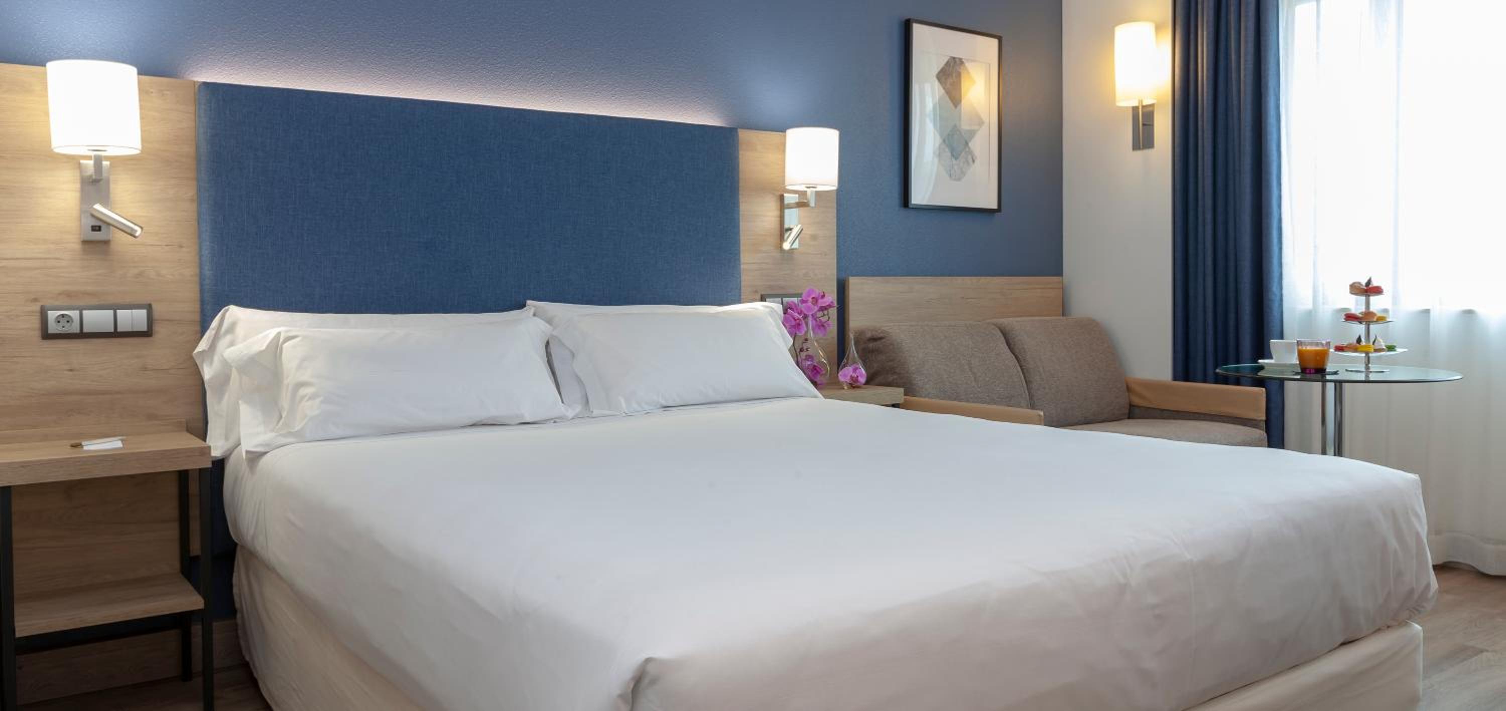 Deluxe Queen Room - Photo 6