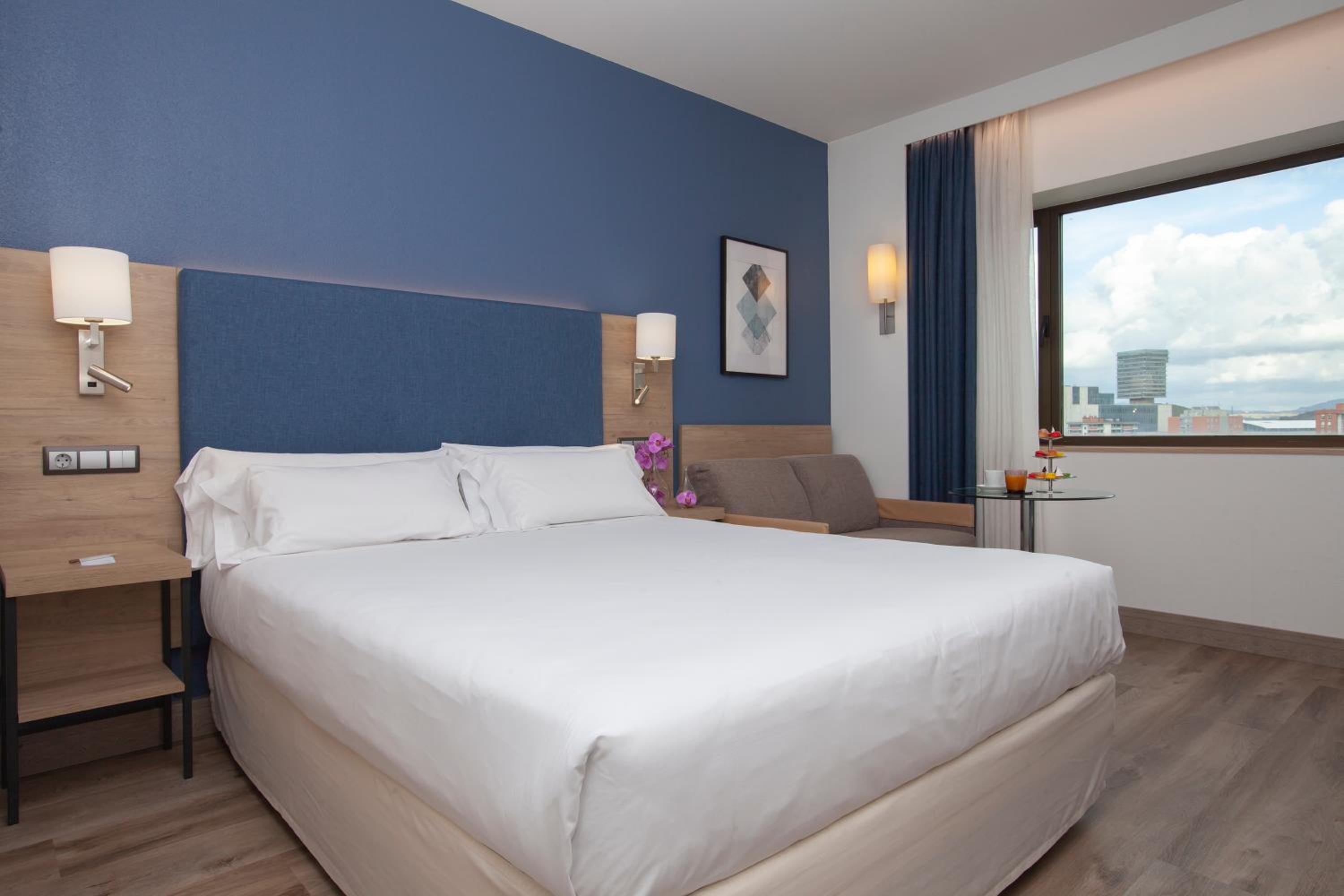 Deluxe Queen Room - Photo 4