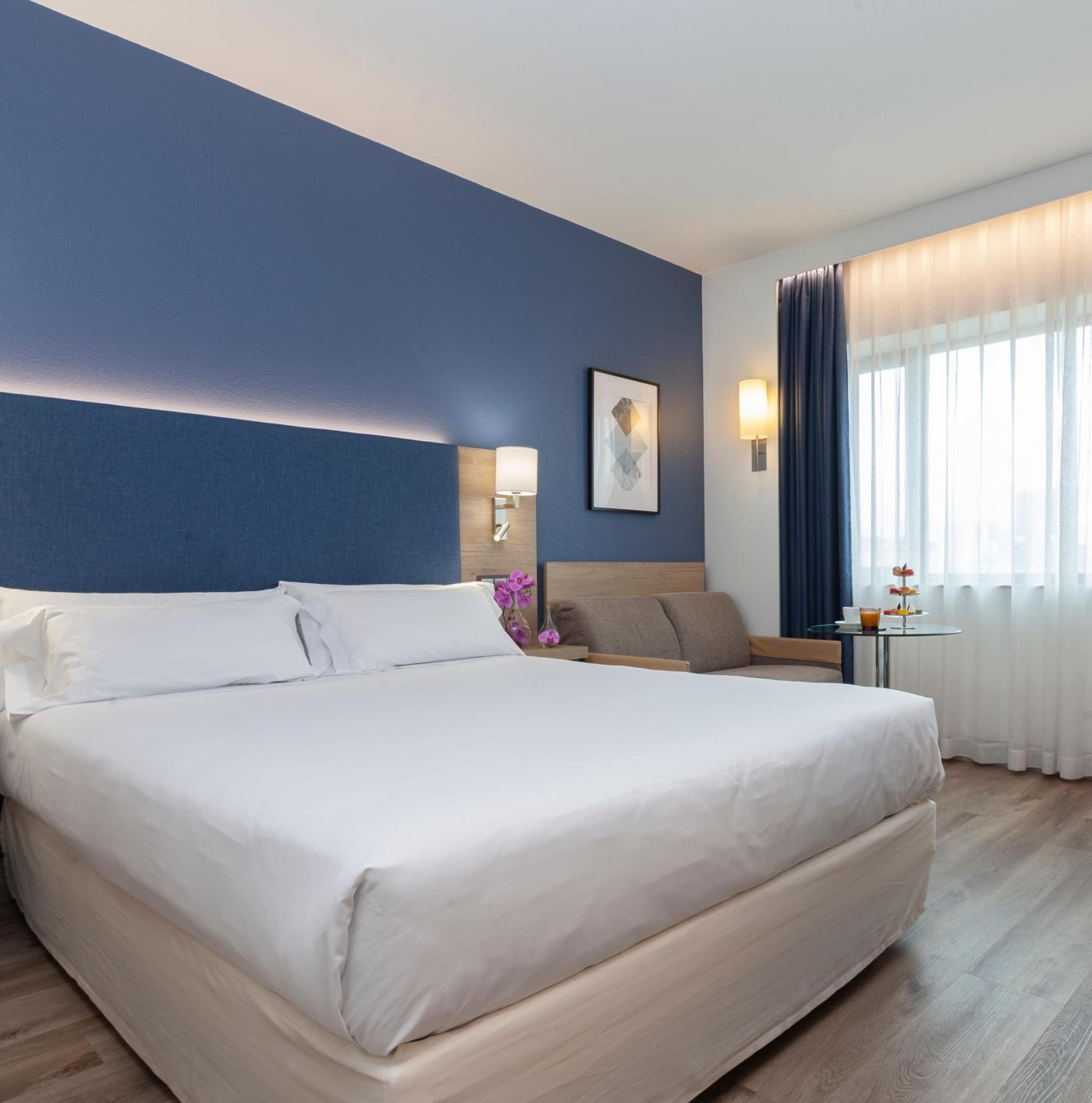 Deluxe Queen Room - Photo 3