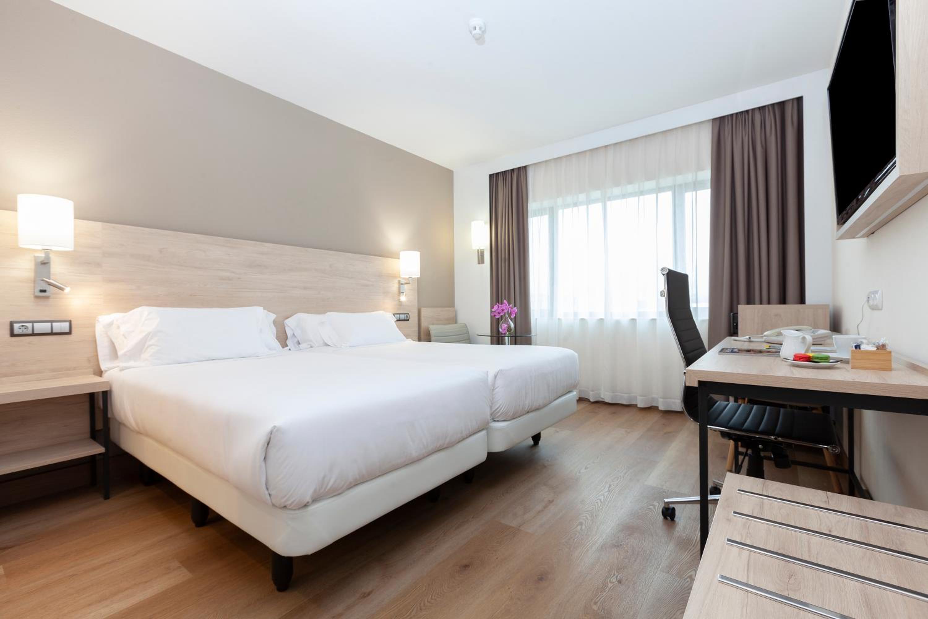 Deluxe Twin Room - Photo 1