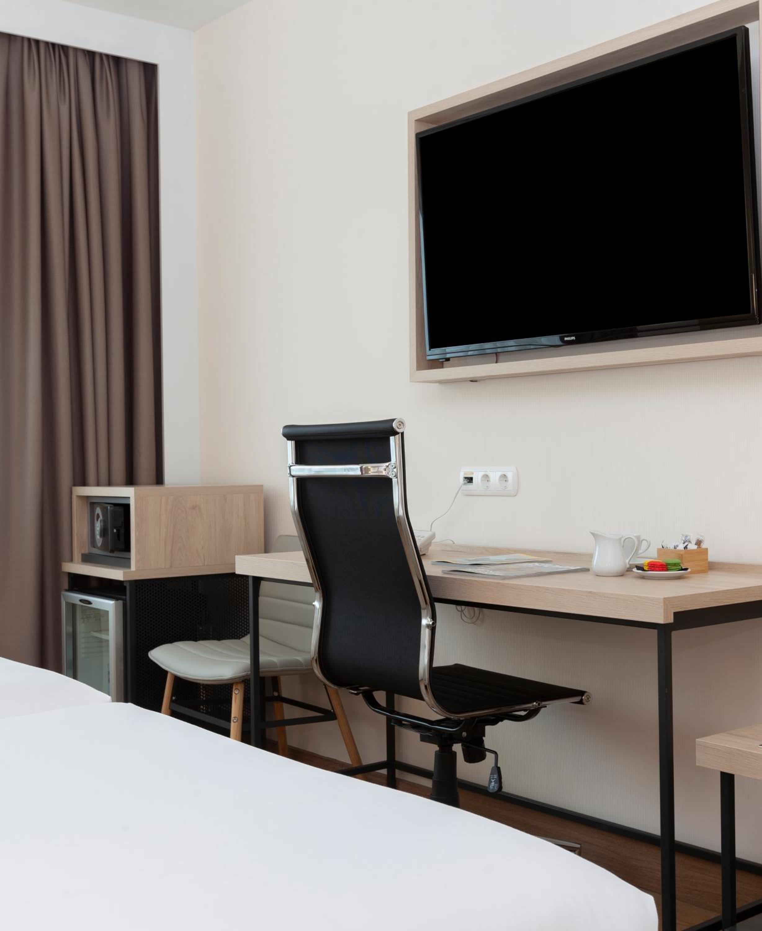 Deluxe Twin Room - Photo 9