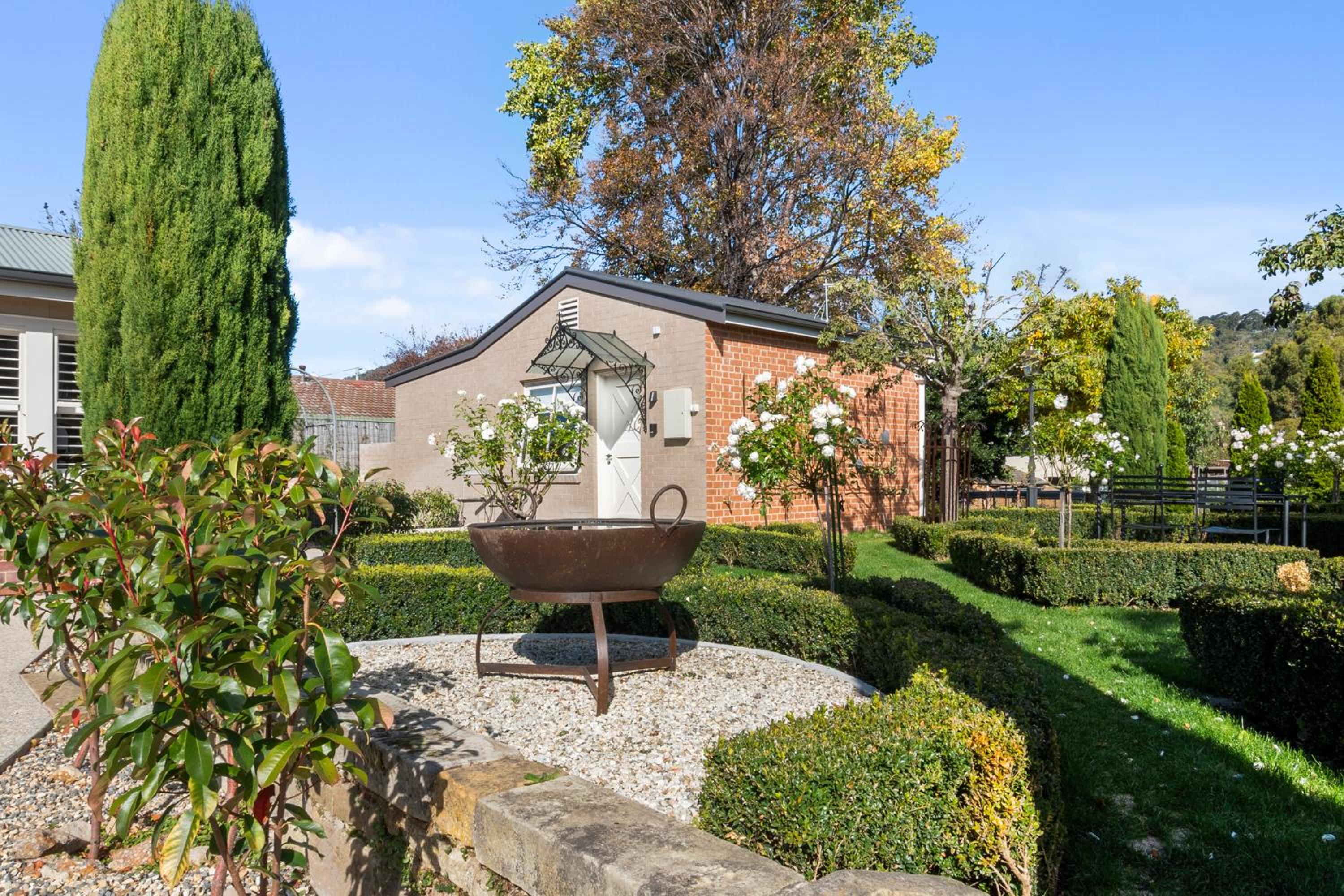 Bungalow with Garden View
