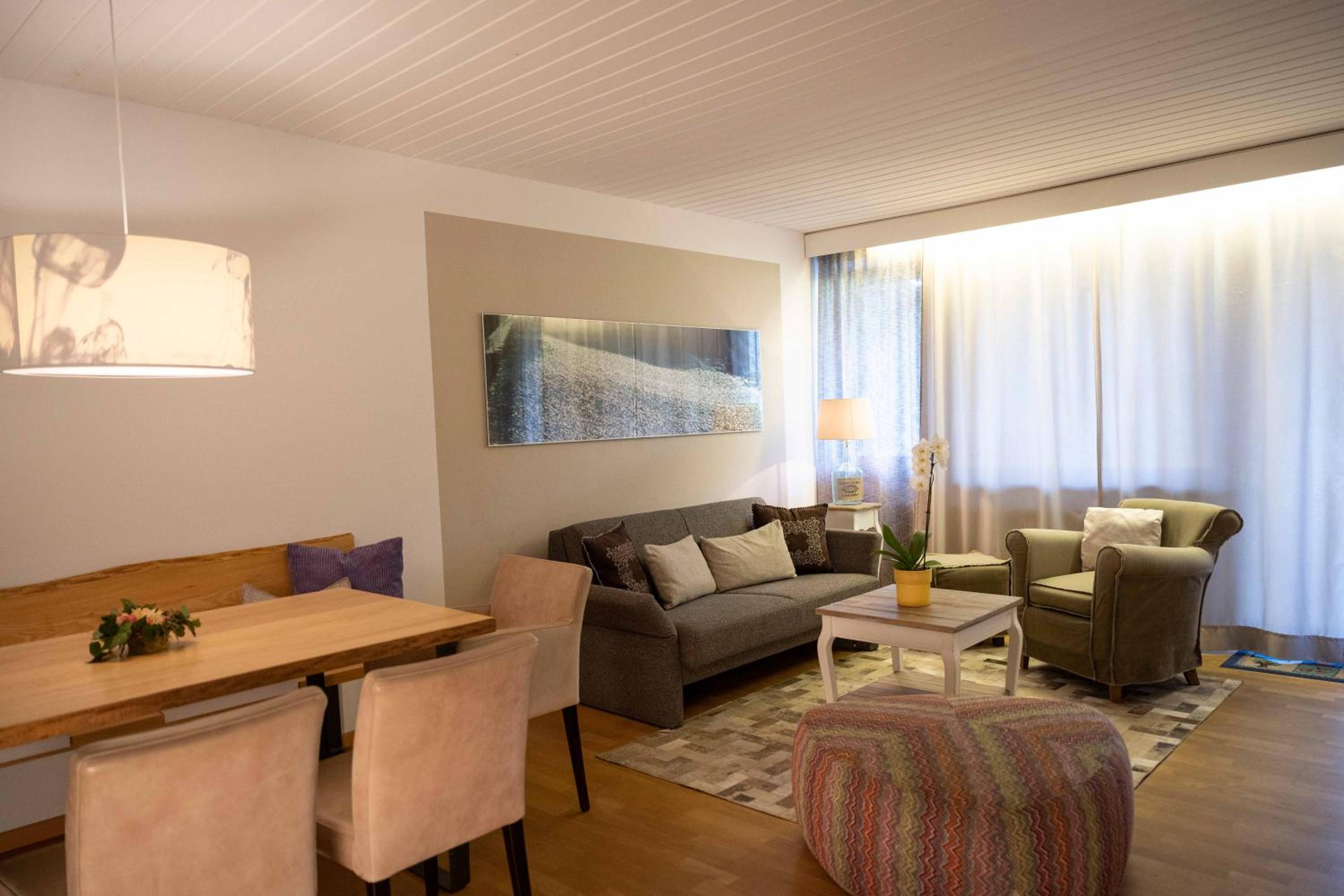 Superior Suite - Photo 9