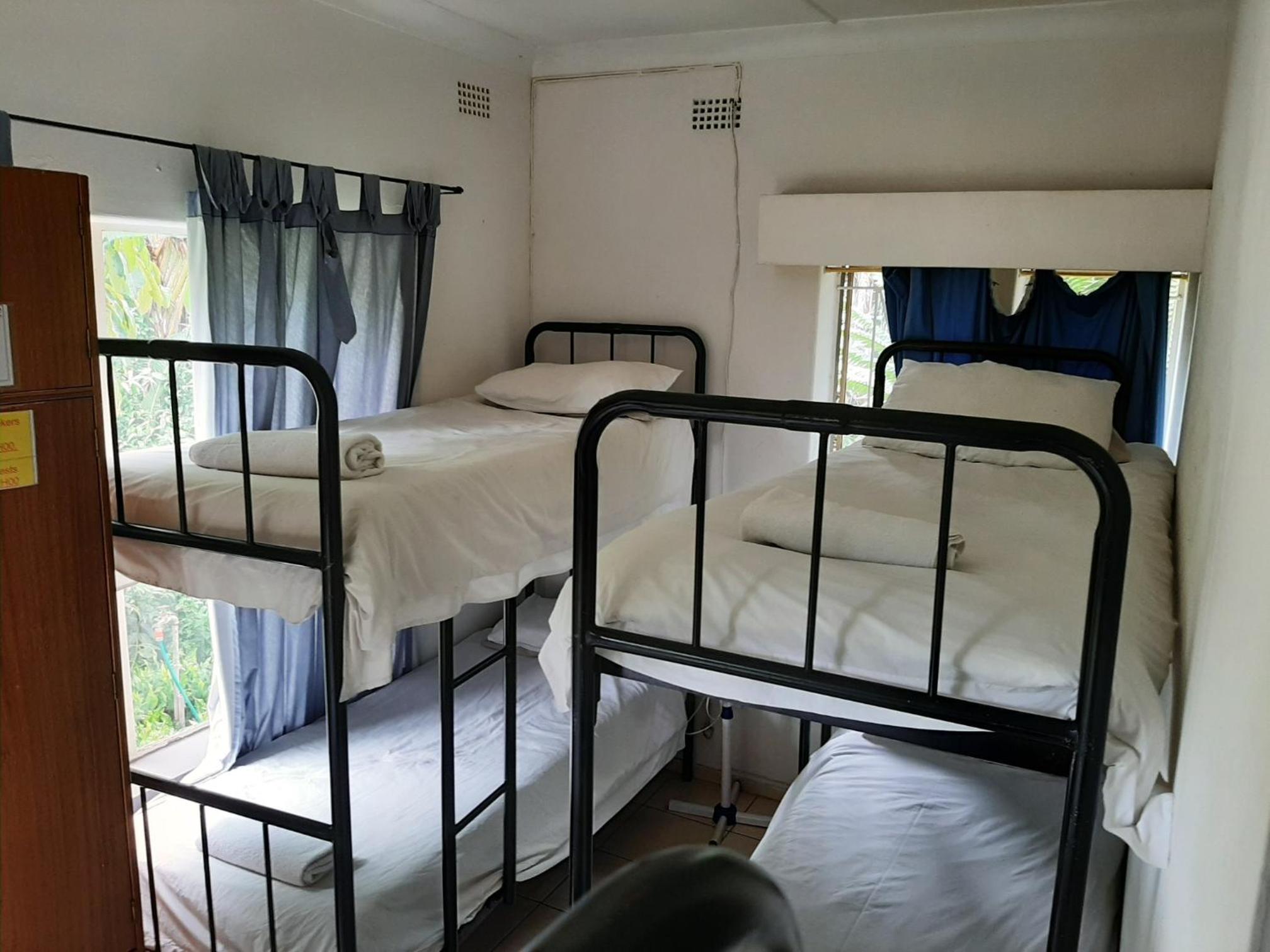 6-Bed Mixed Dormitory Room photo 1
