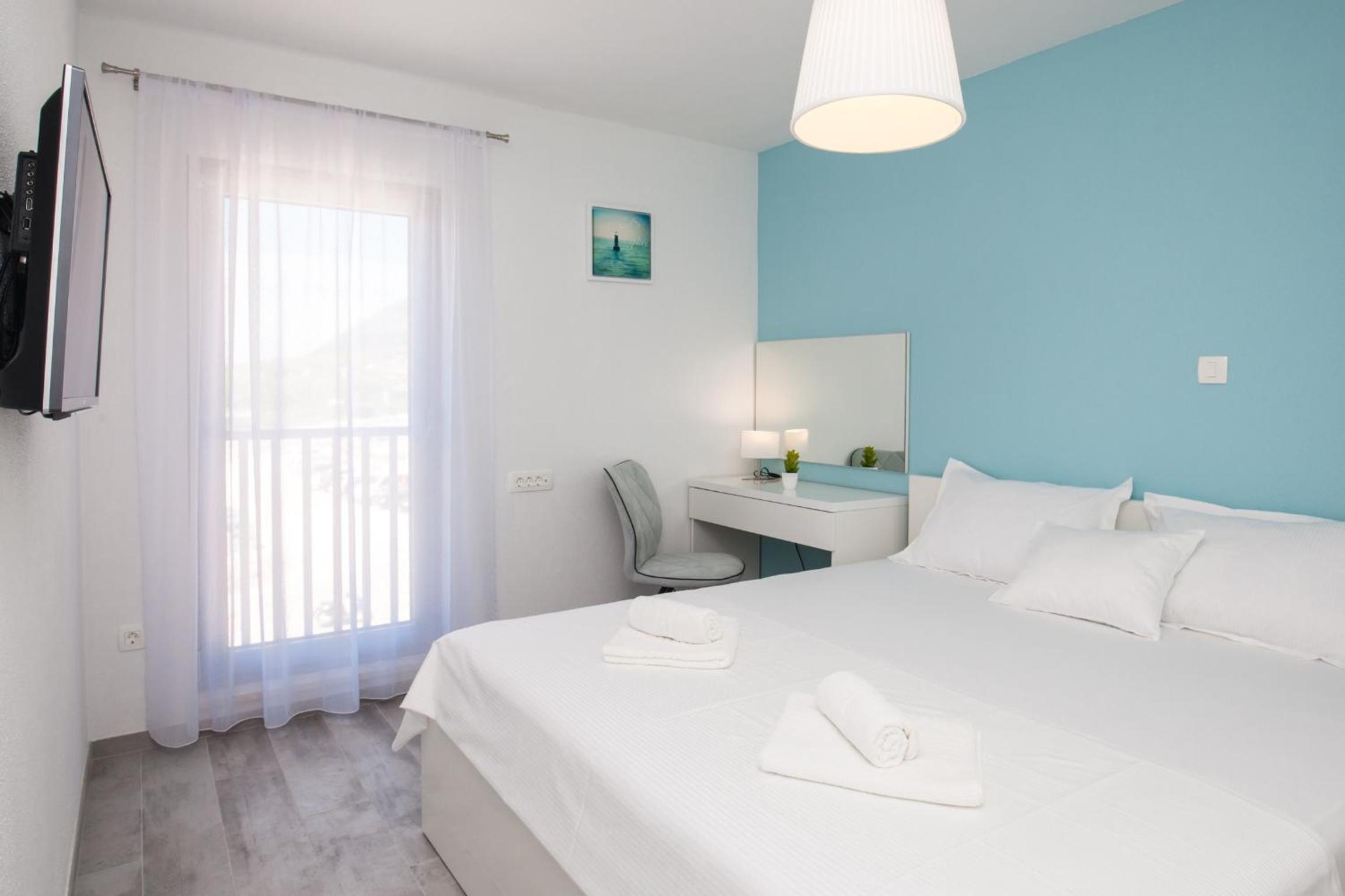 One Bedroom Apartment with Sea View photo 2