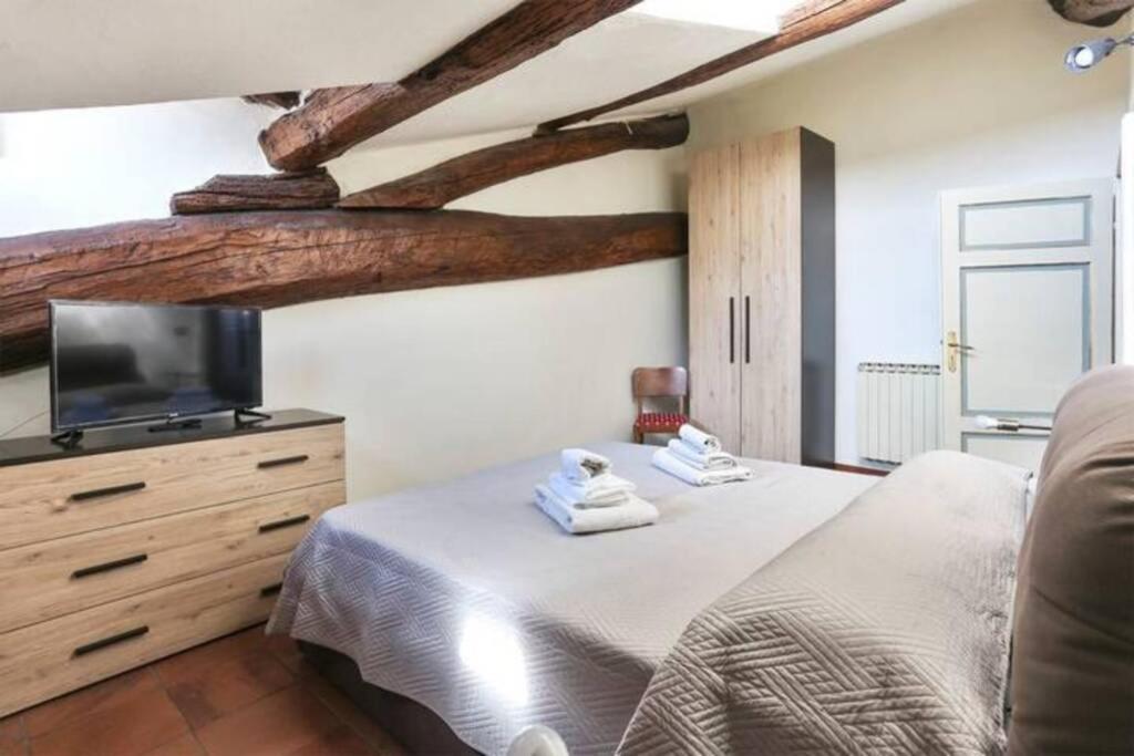 Two-Bedroom Apartment - Photo 11