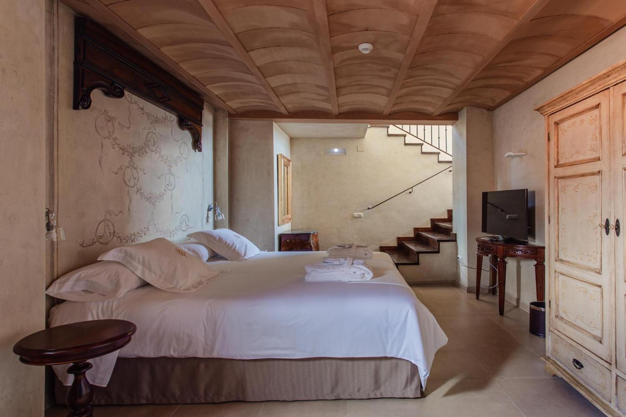Junior Suite - Photo 1