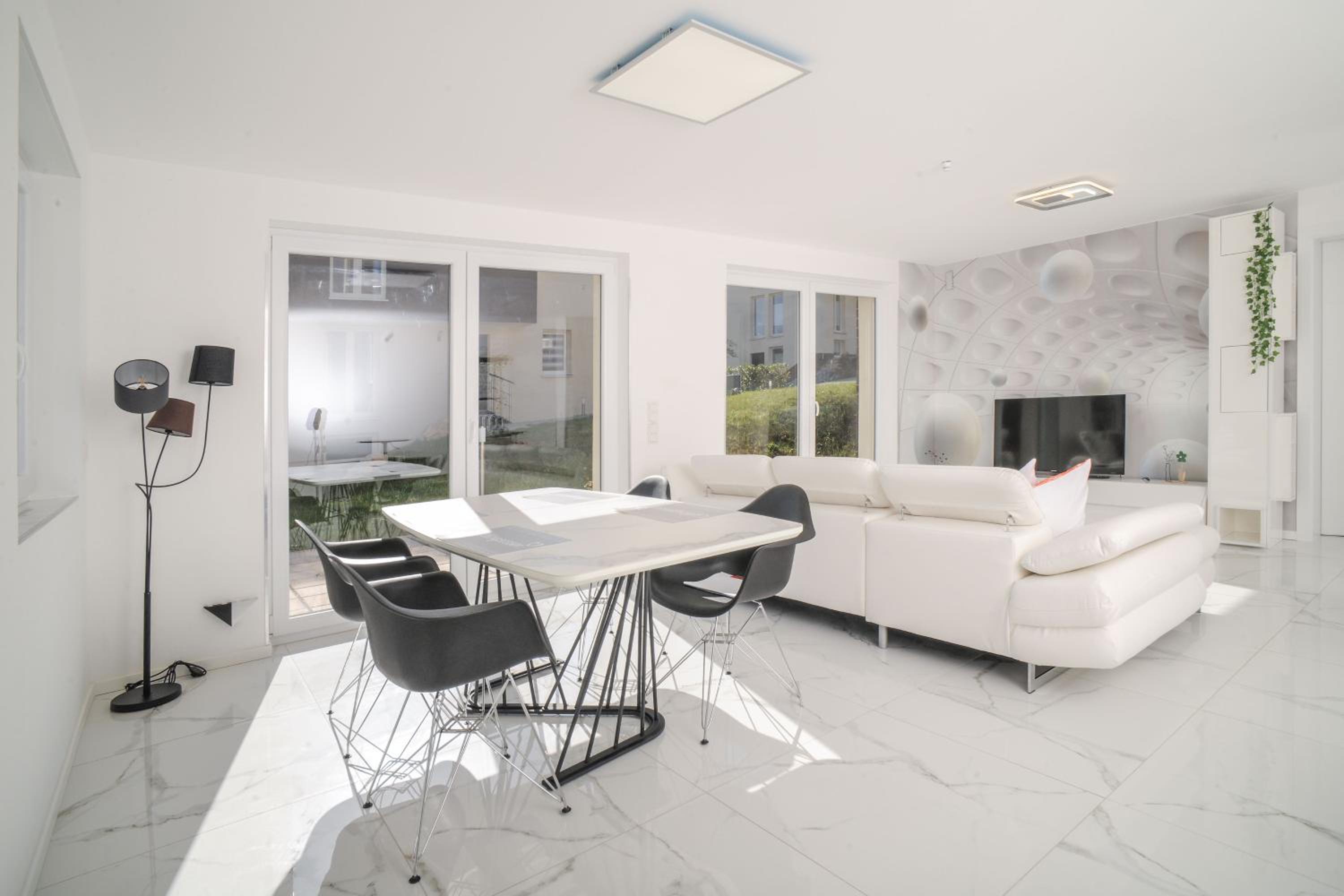 Two-Bedroom Apartment - Photo 2