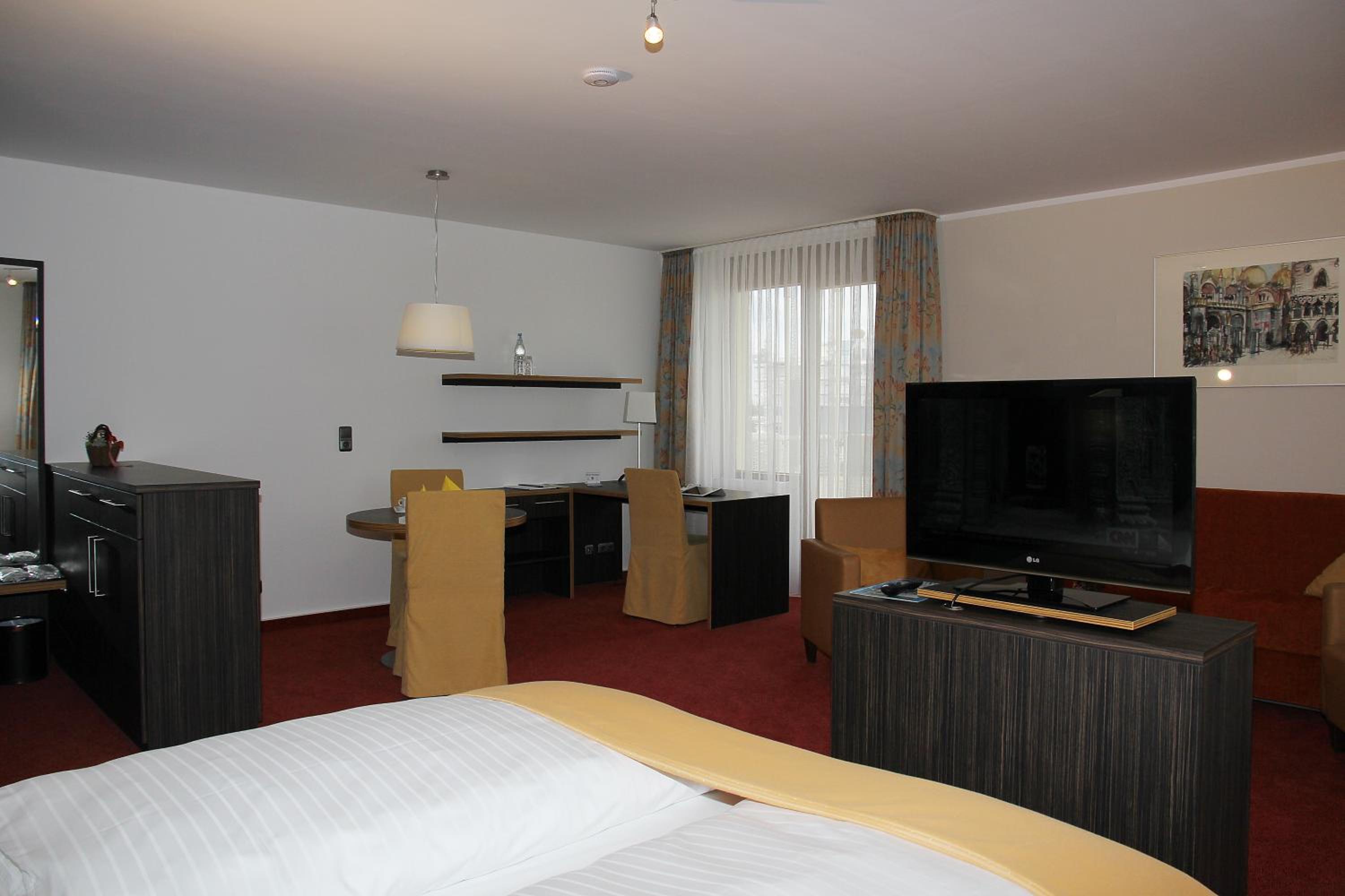 Studio Apartment (3 Adults)