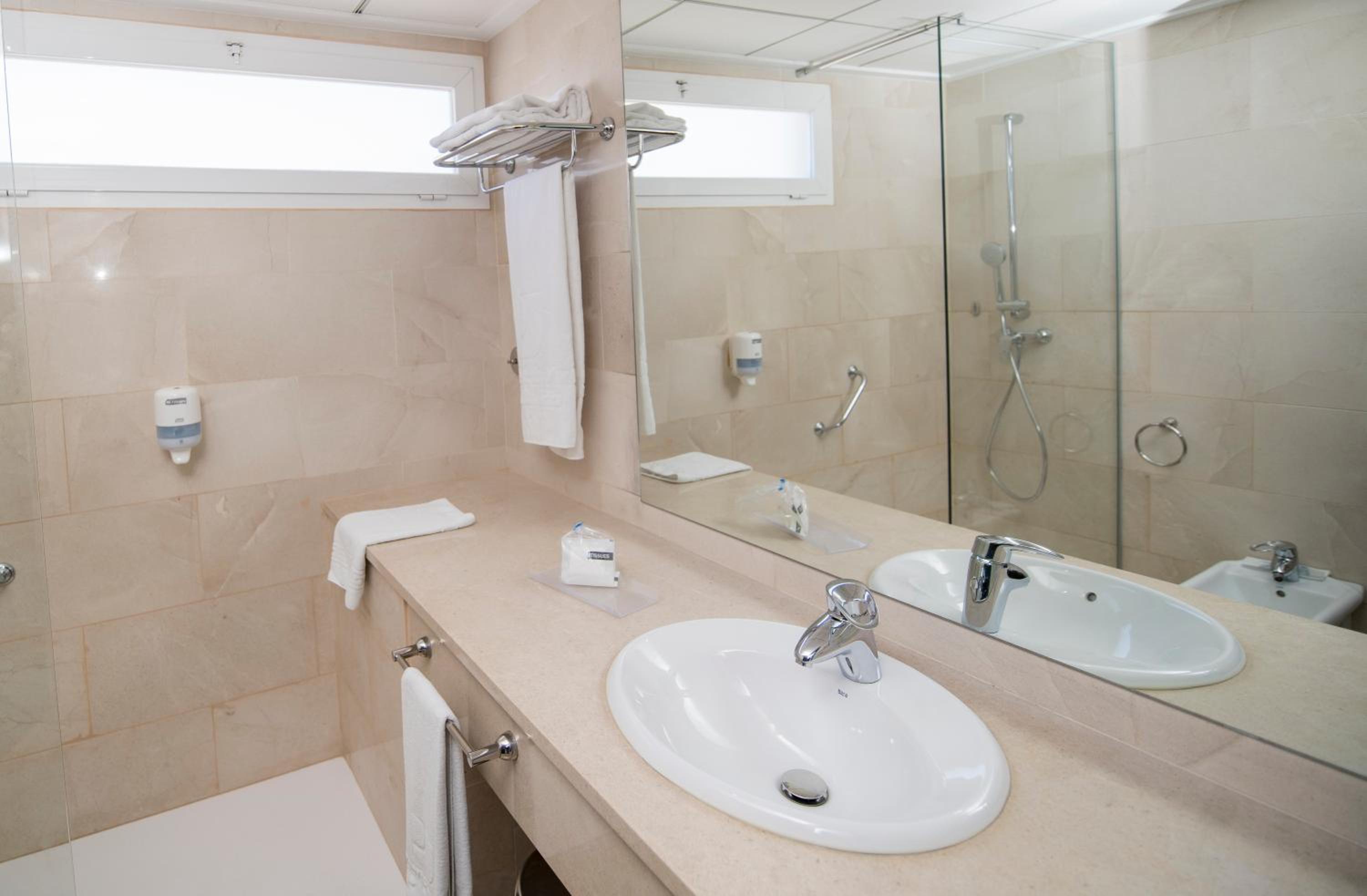 Double Room with Sea View - Photo 2
