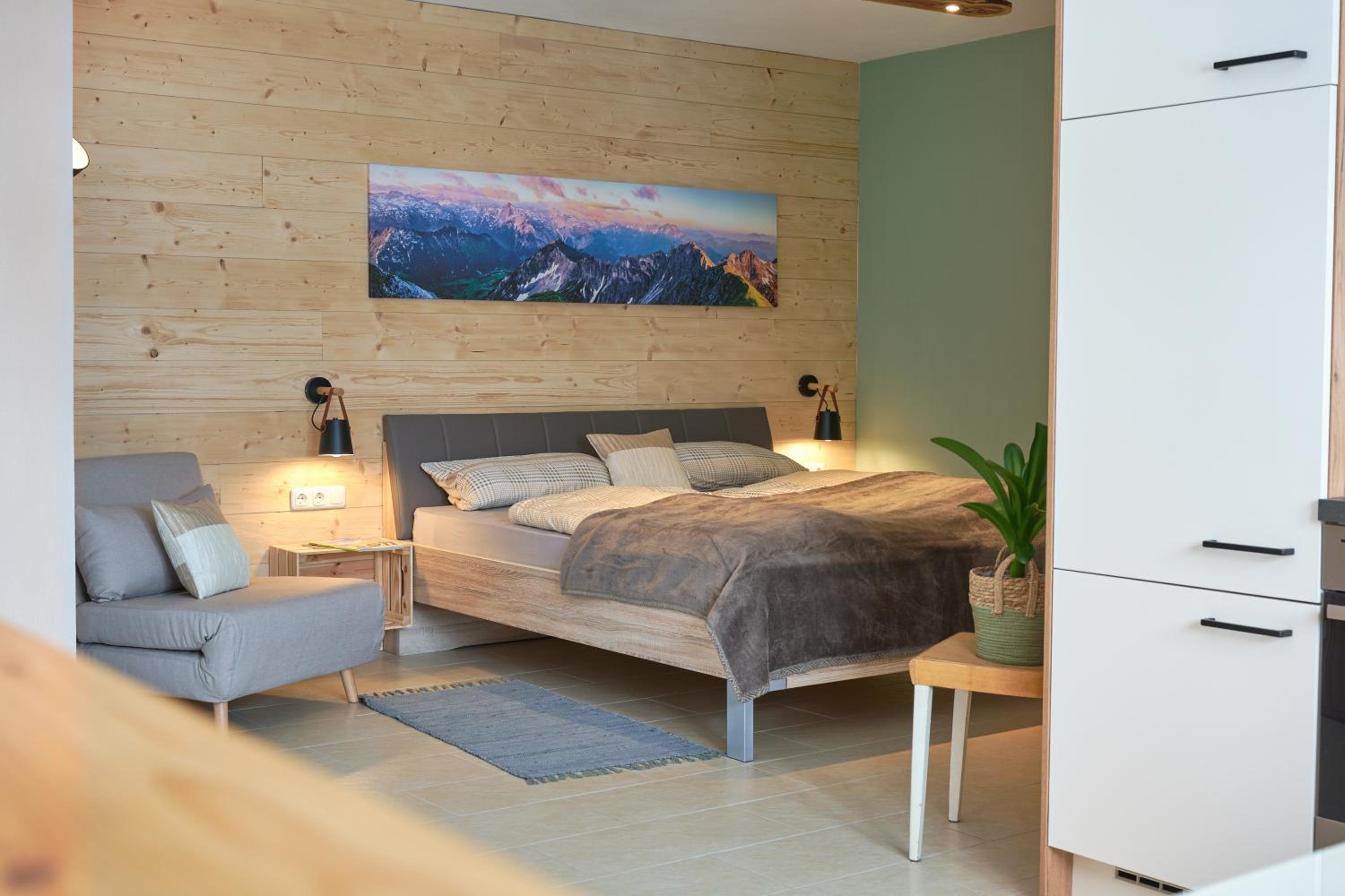 Apartment with Mountain View photo 3