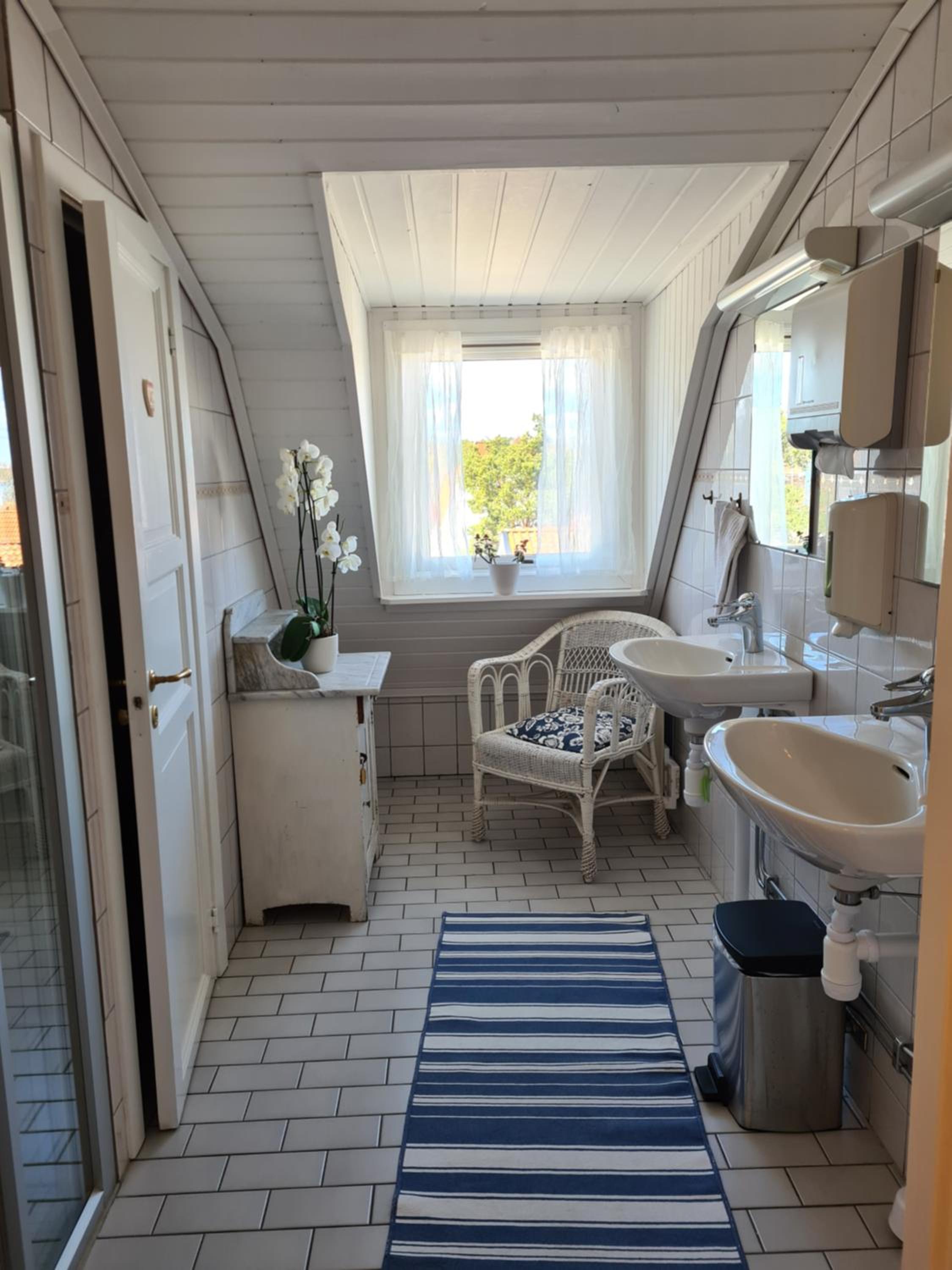 Standard Double Room with Shared Bathroom photo 3
