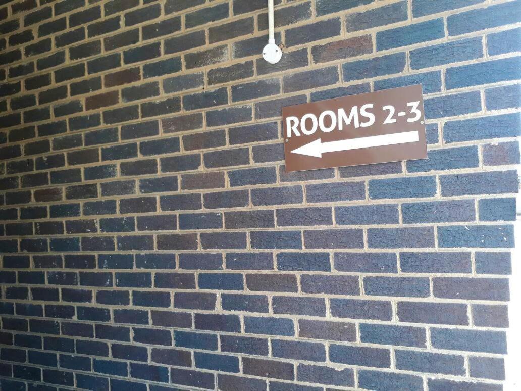 Standard Twin Room - Photo 3