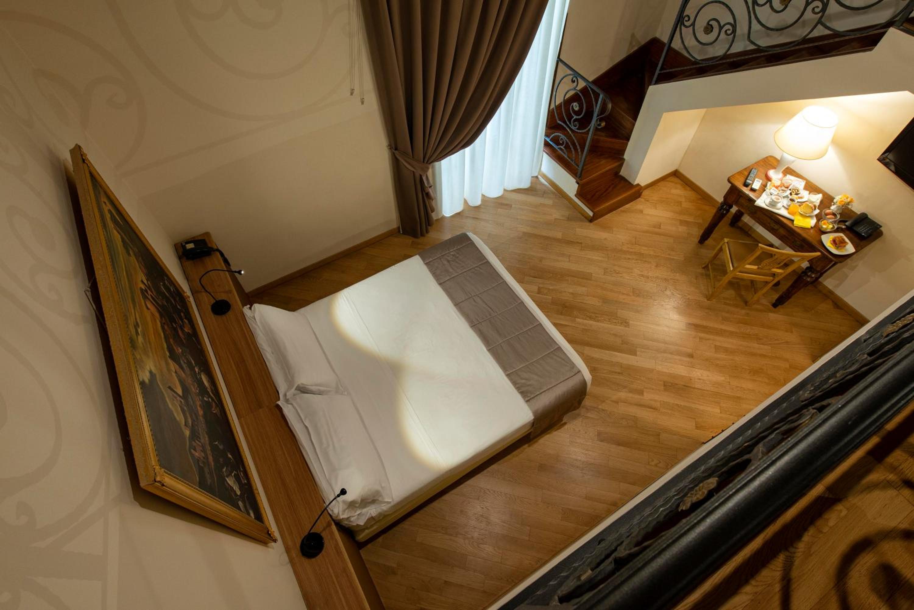 Junior Suite - Split Level