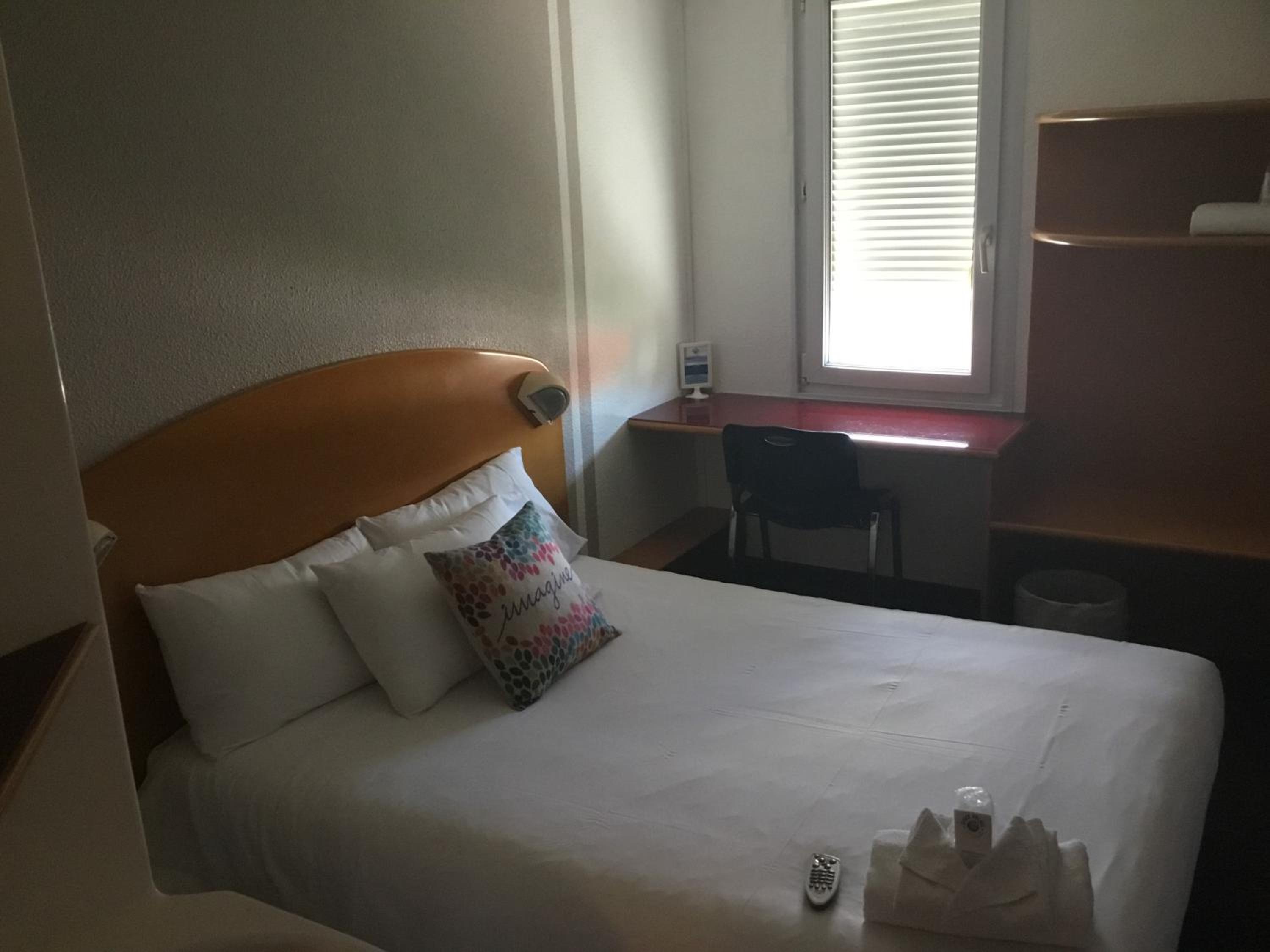 Double Room - Photo 2