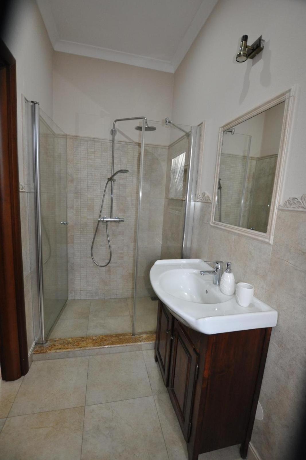Quadruple Room with Terrace - Photo 13