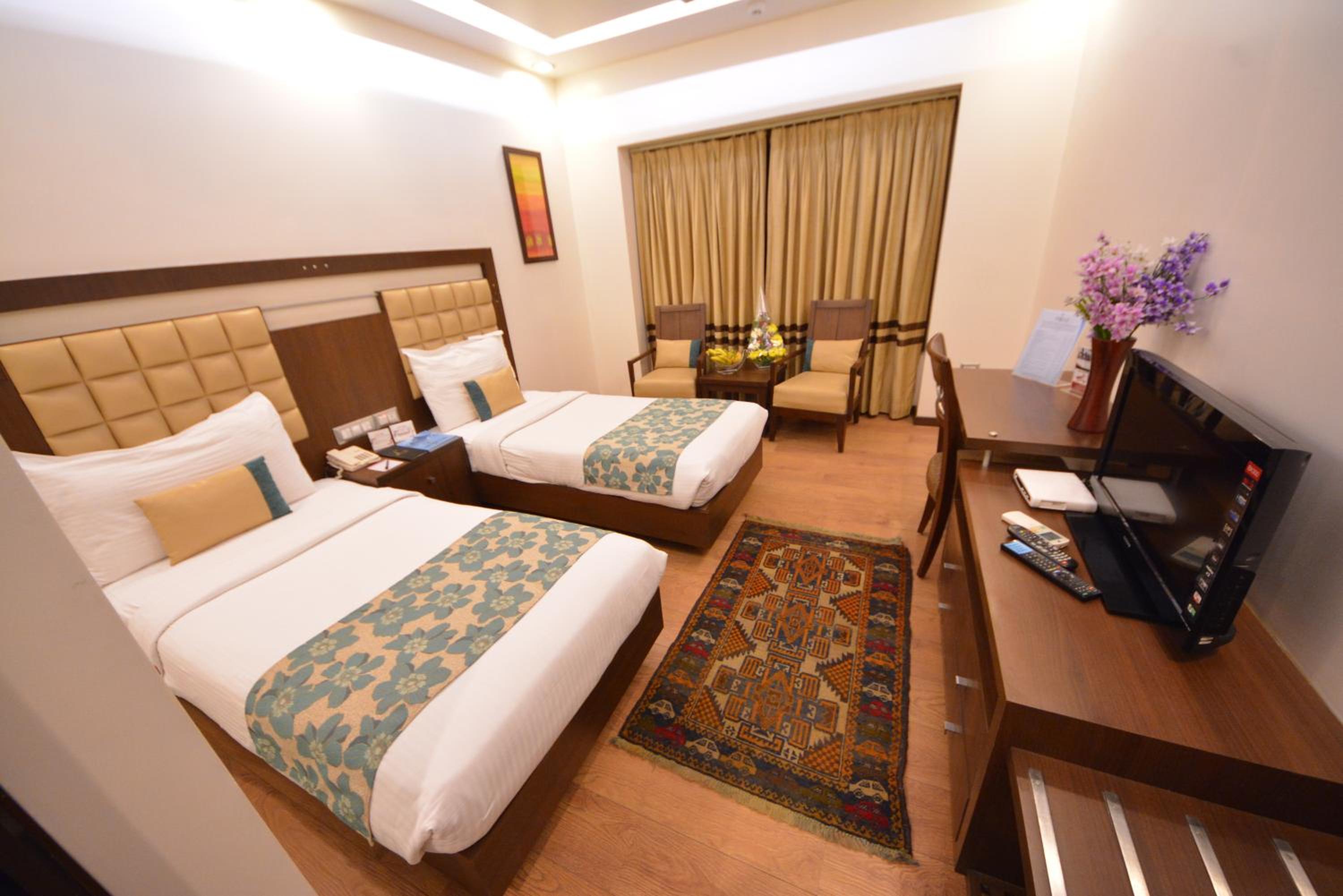 Executive Room - Photo 5