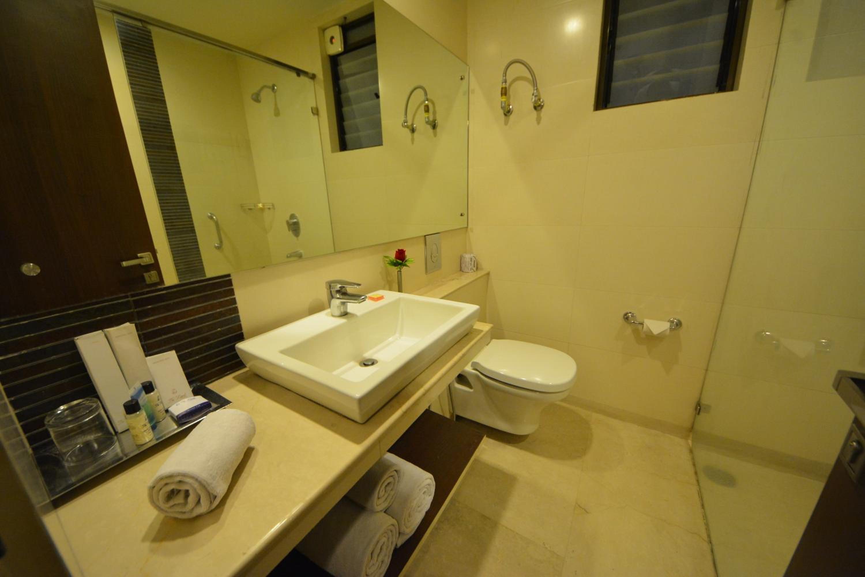 Executive Room - Photo 6