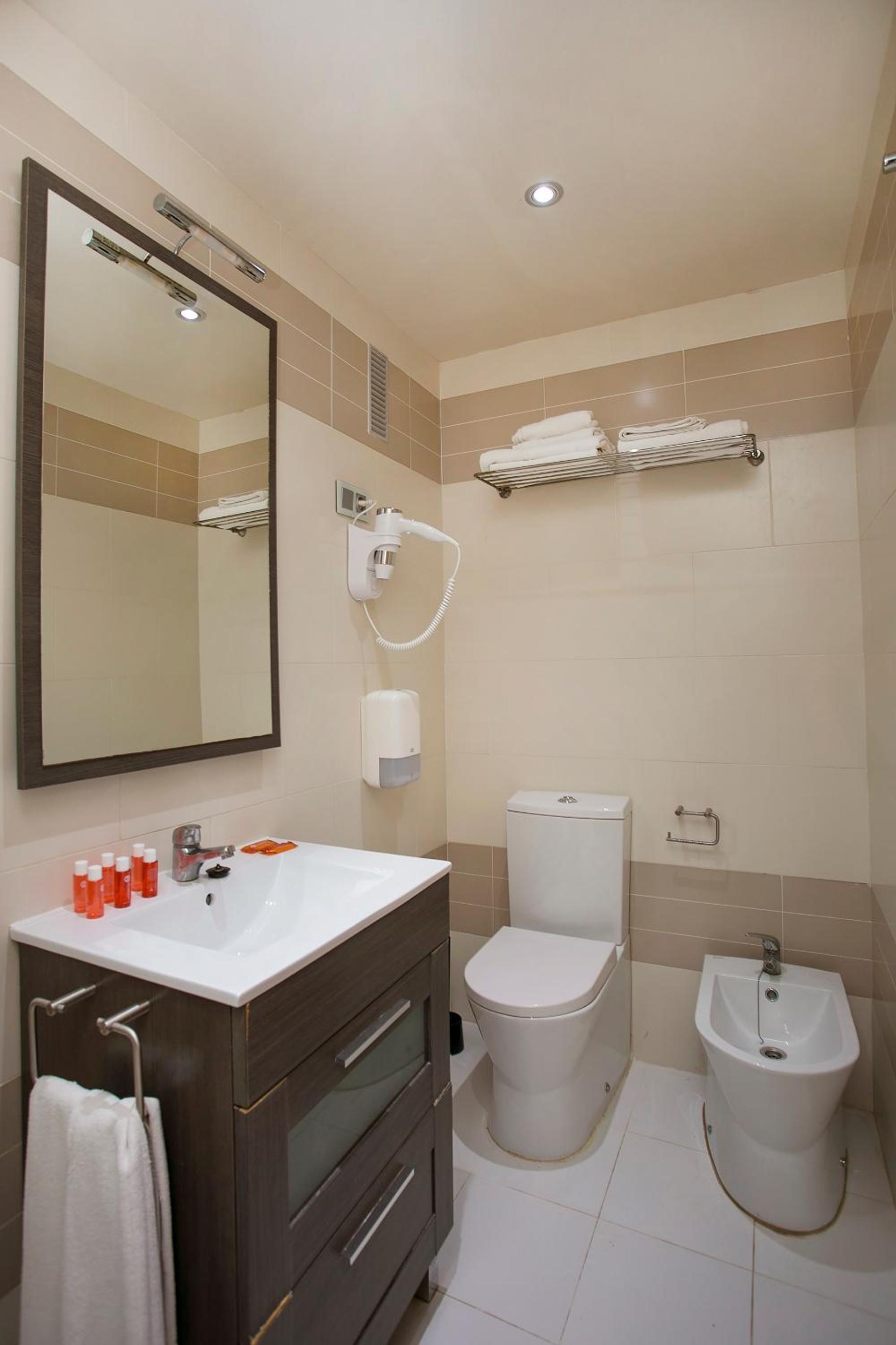 Two-Bedroom Apartment (4 Adults) - Photo 10
