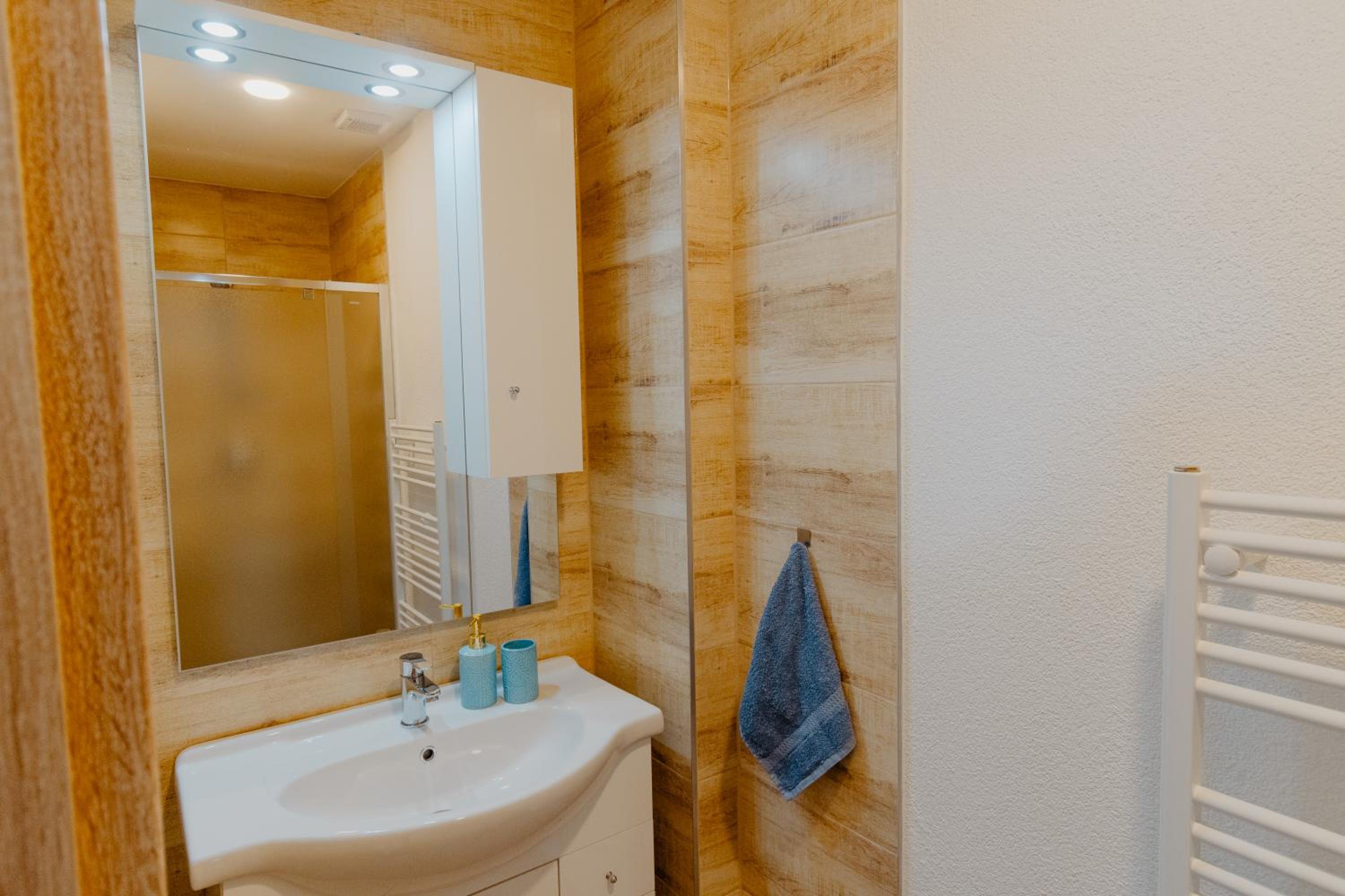 Two-Bedroom Apartment - Photo 20