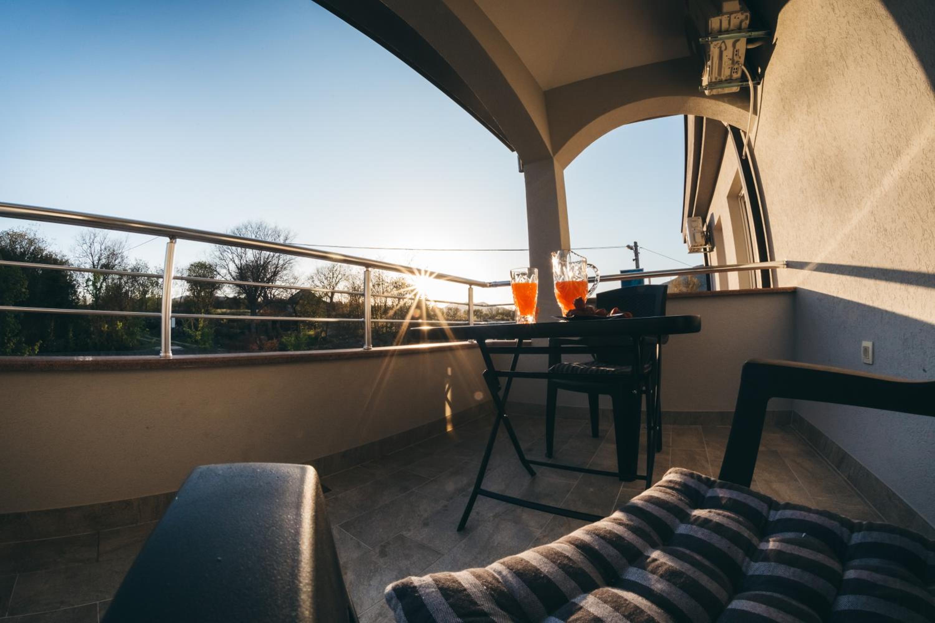 Deluxe Double Room with Balcony photo 2