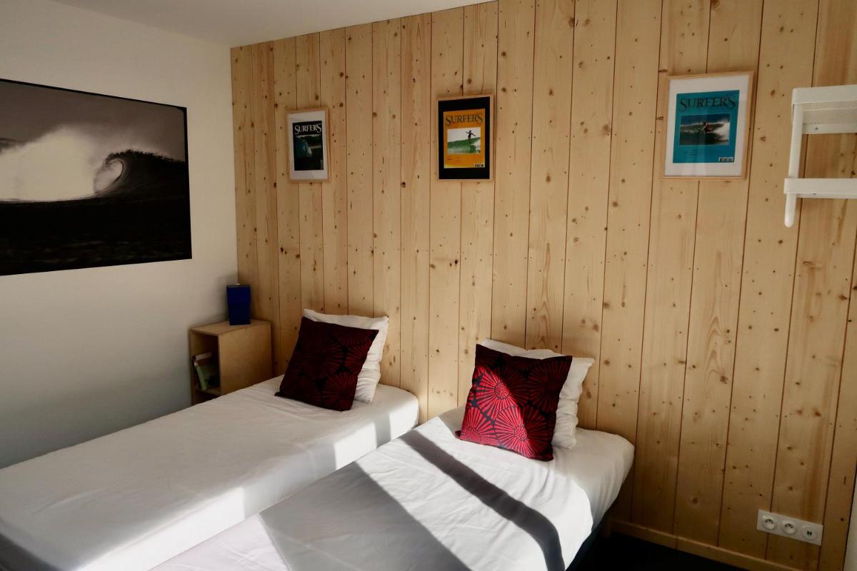 Twin Room with Private Bathroom - Photo 1