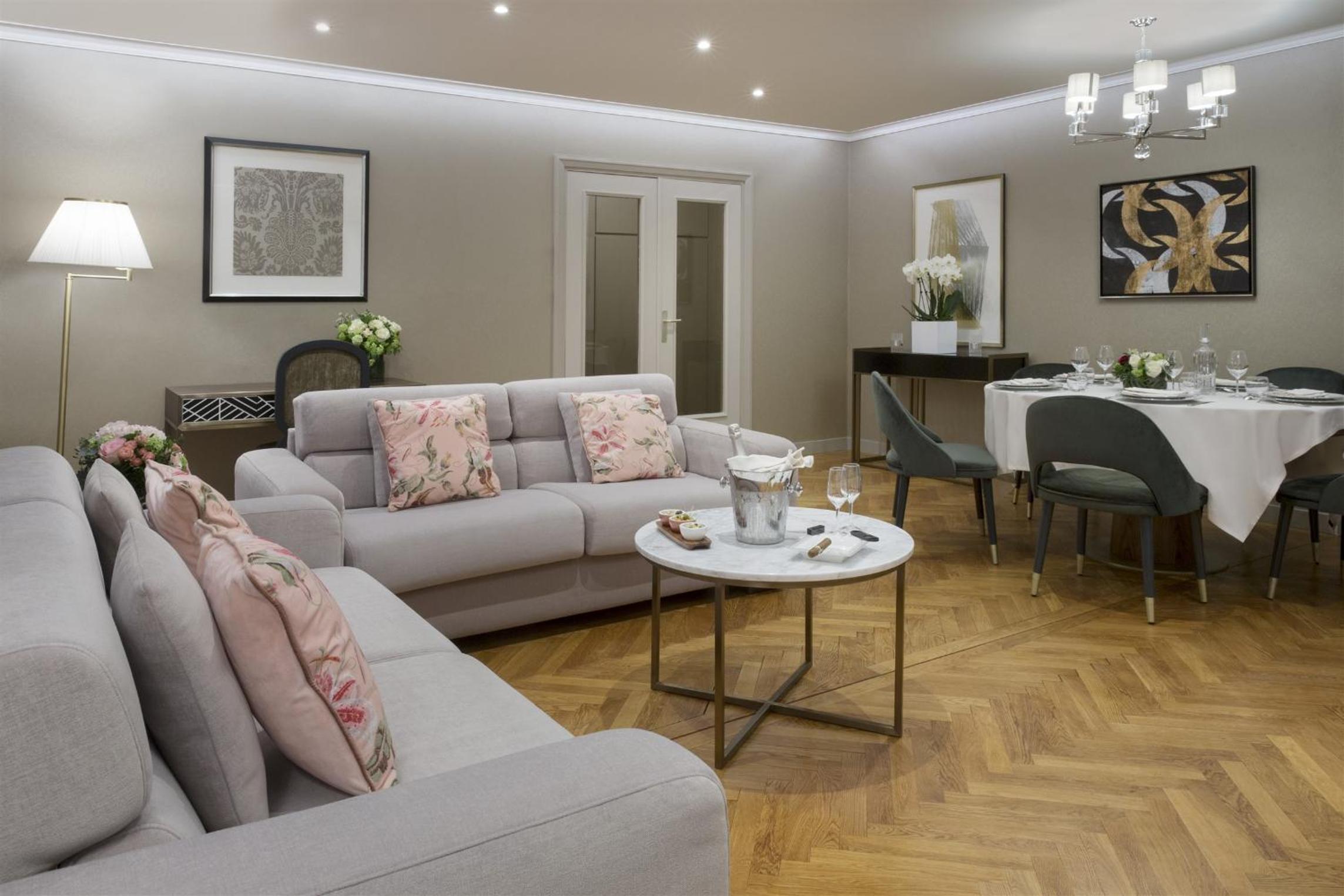 Privilege Suite - Photo 8