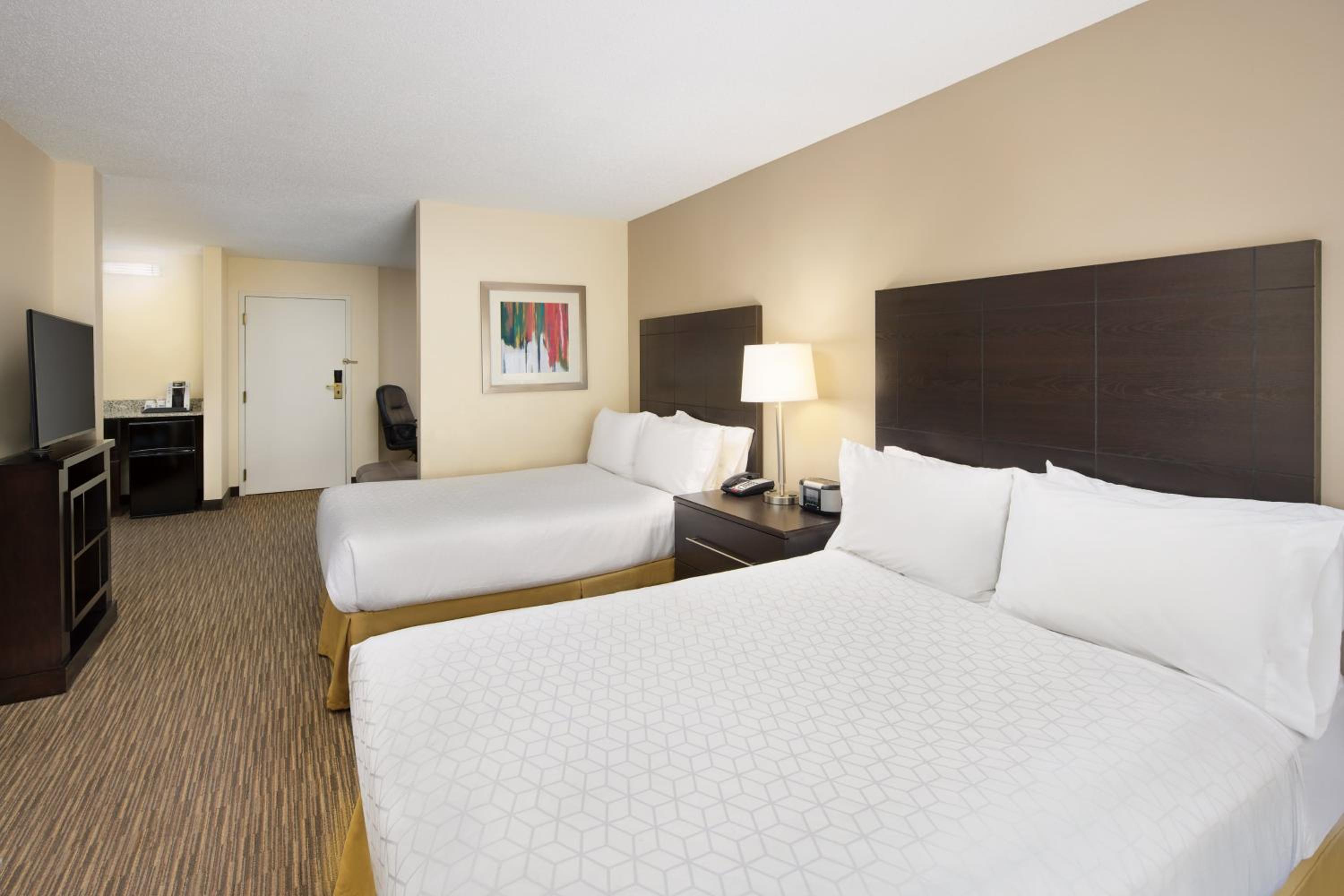 Double Room with Two Double Beds - Photo 3