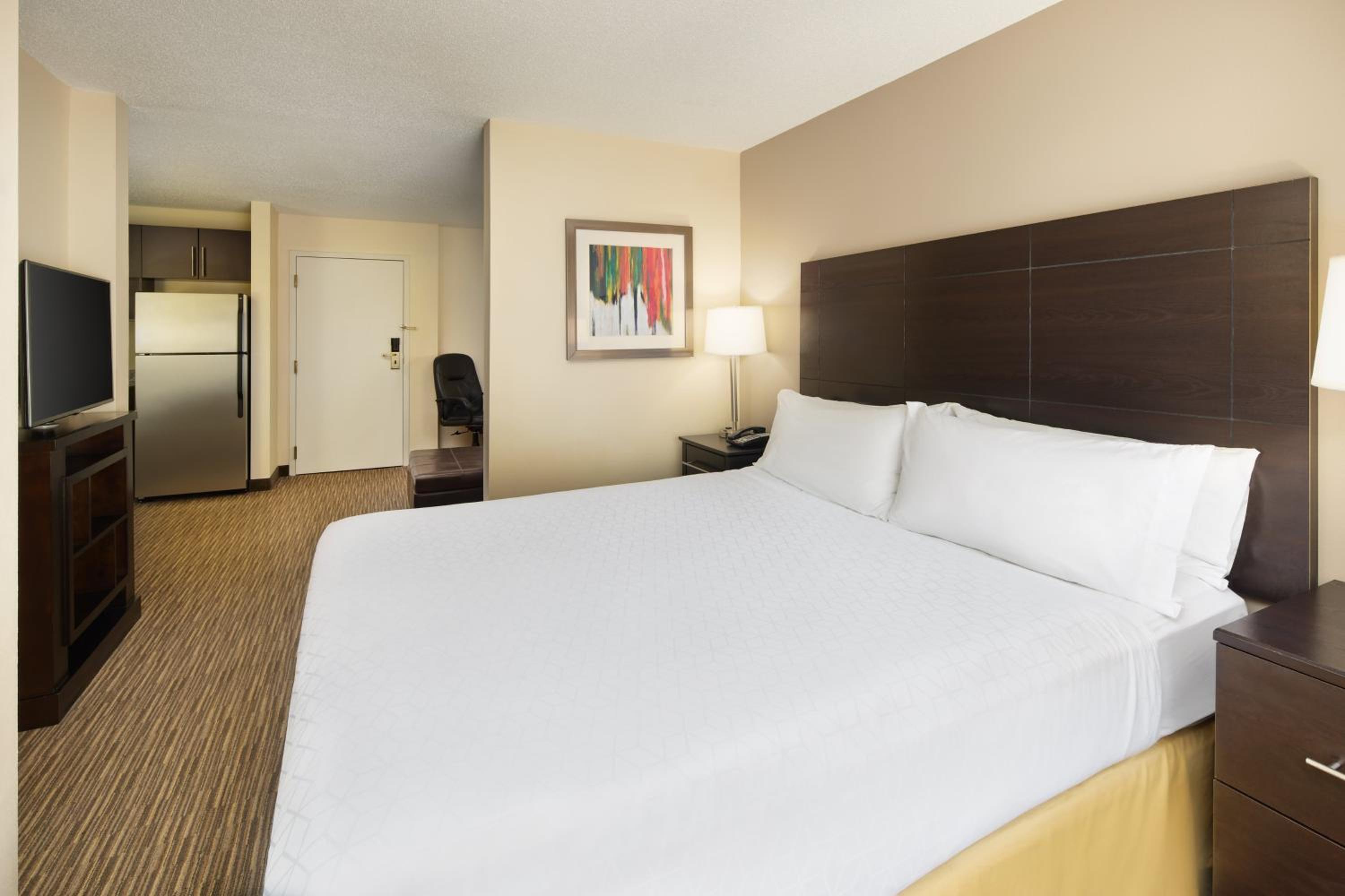 King Suite with Sofa Bed - Photo 5